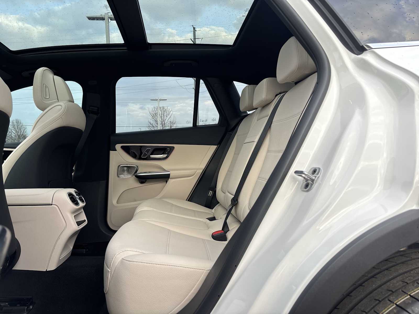 Thumbnail: 2026 Mercedes-Benz GLC - 18