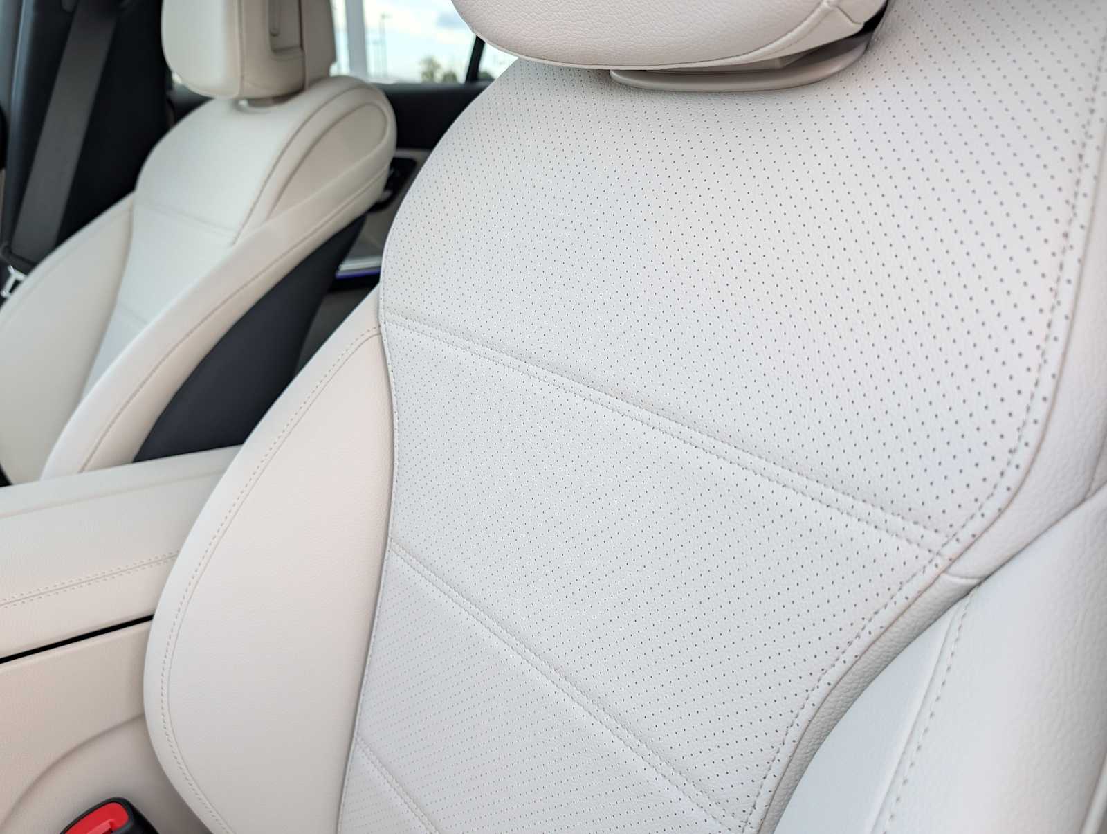 Thumbnail: 2026 Mercedes-Benz GLC - 16