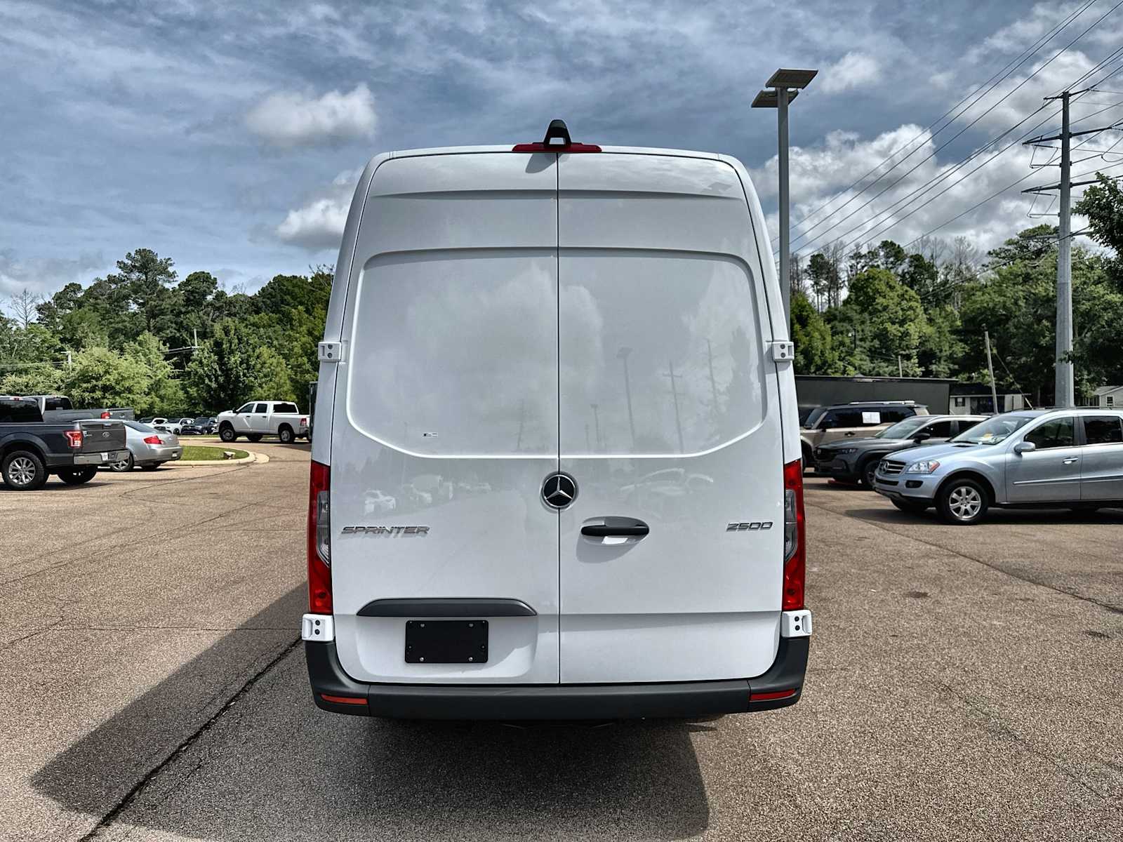 Thumbnail: 2026 Mercedes-Benz Sprinter - 6