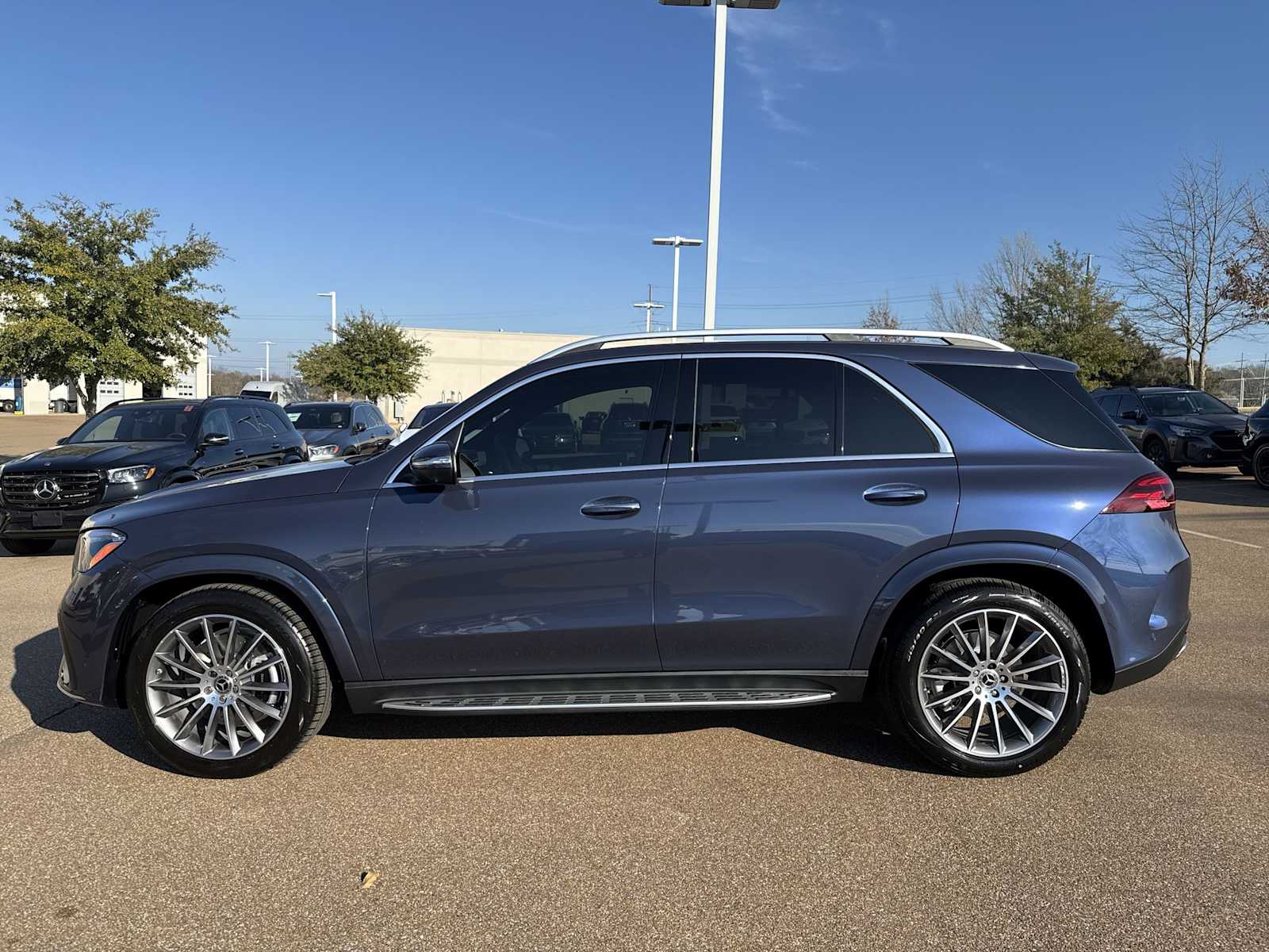 Thumbnail: 2026 Mercedes-Benz GLE - 3