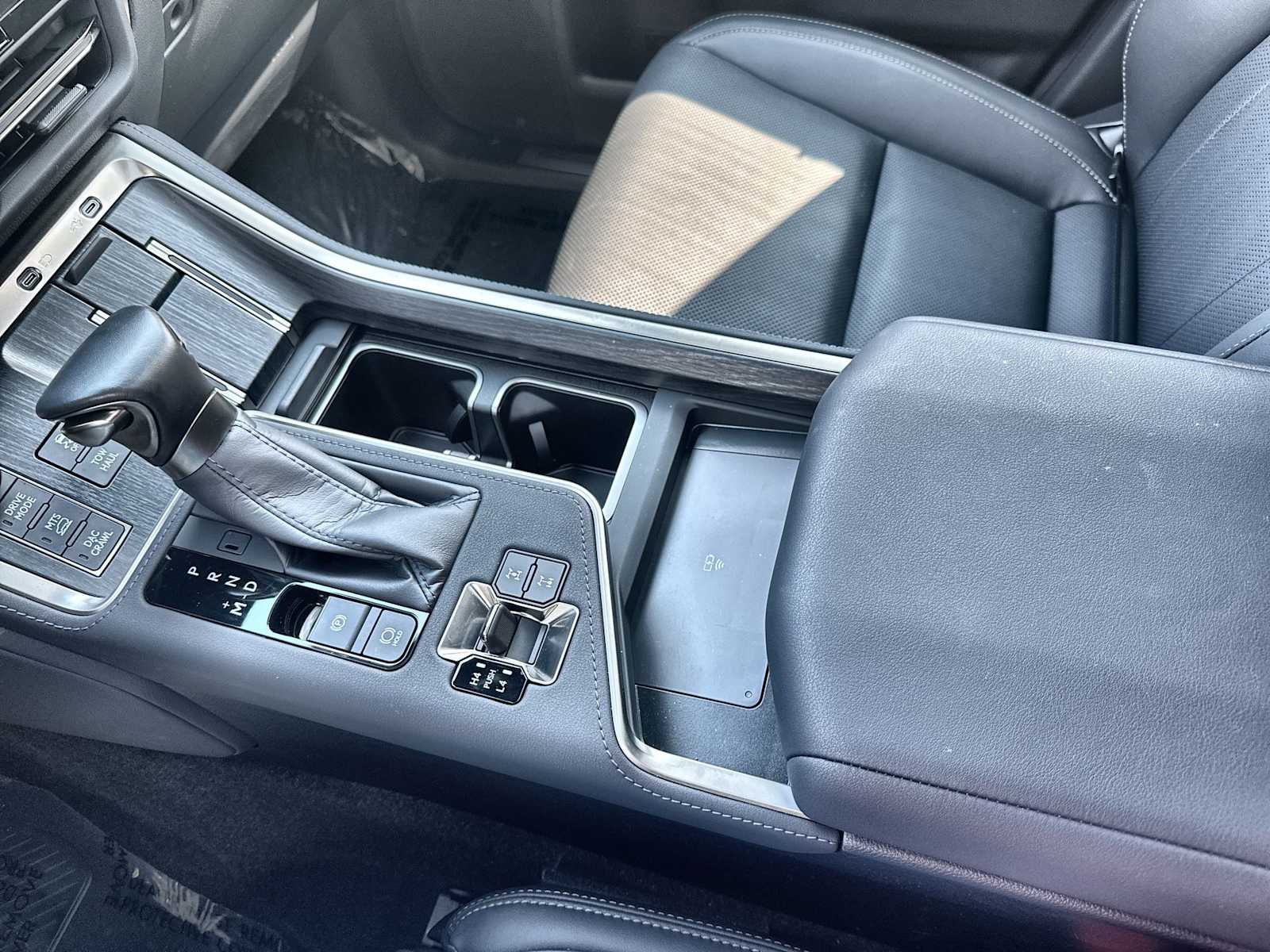 Thumbnail: 2025 Lexus GX - 22