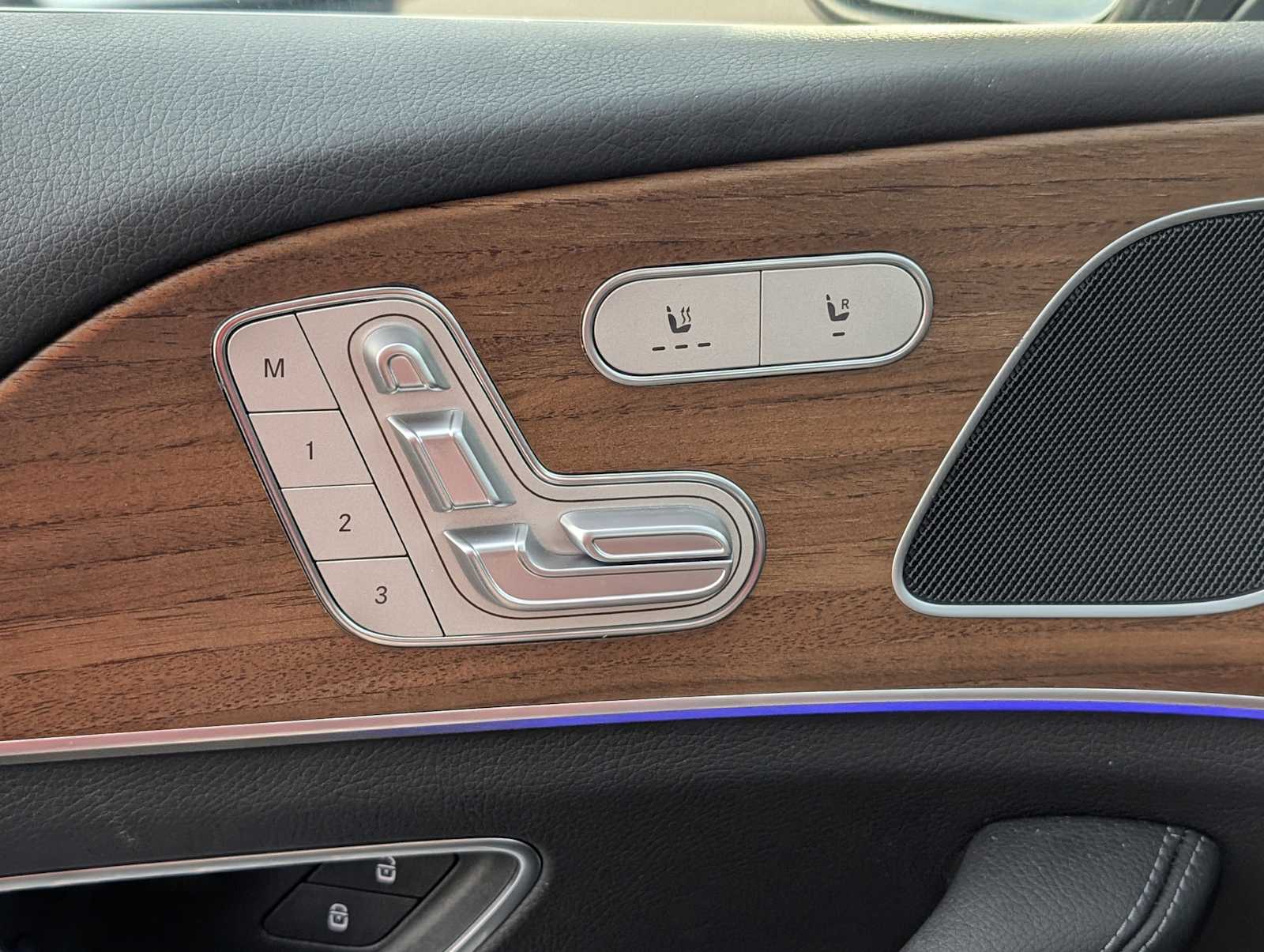 Thumbnail: 2025 Mercedes-Benz GLE - 24