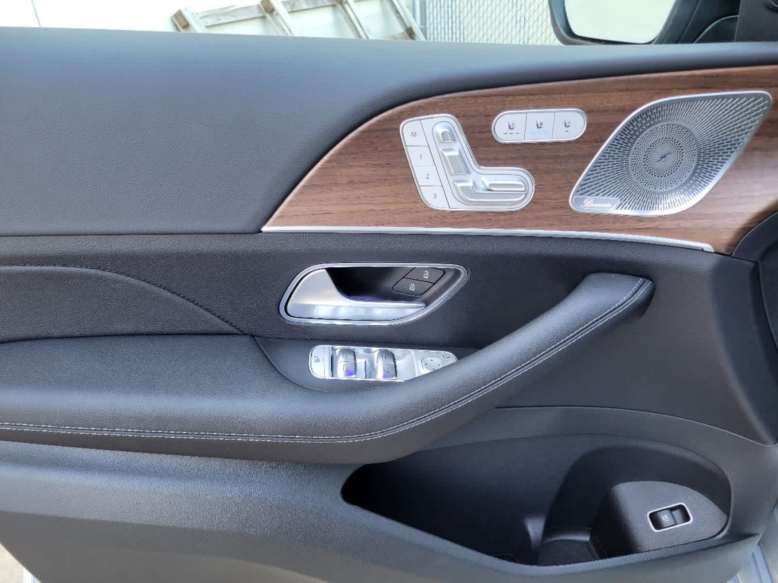 Thumbnail: 2025 Mercedes-Benz GLS - 13