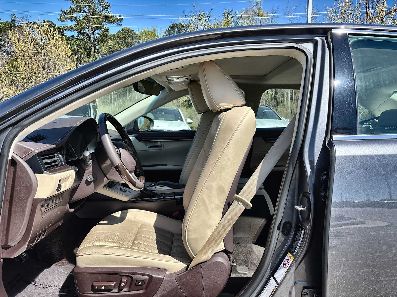 Thumbnail: 2018 Lexus ES - 3