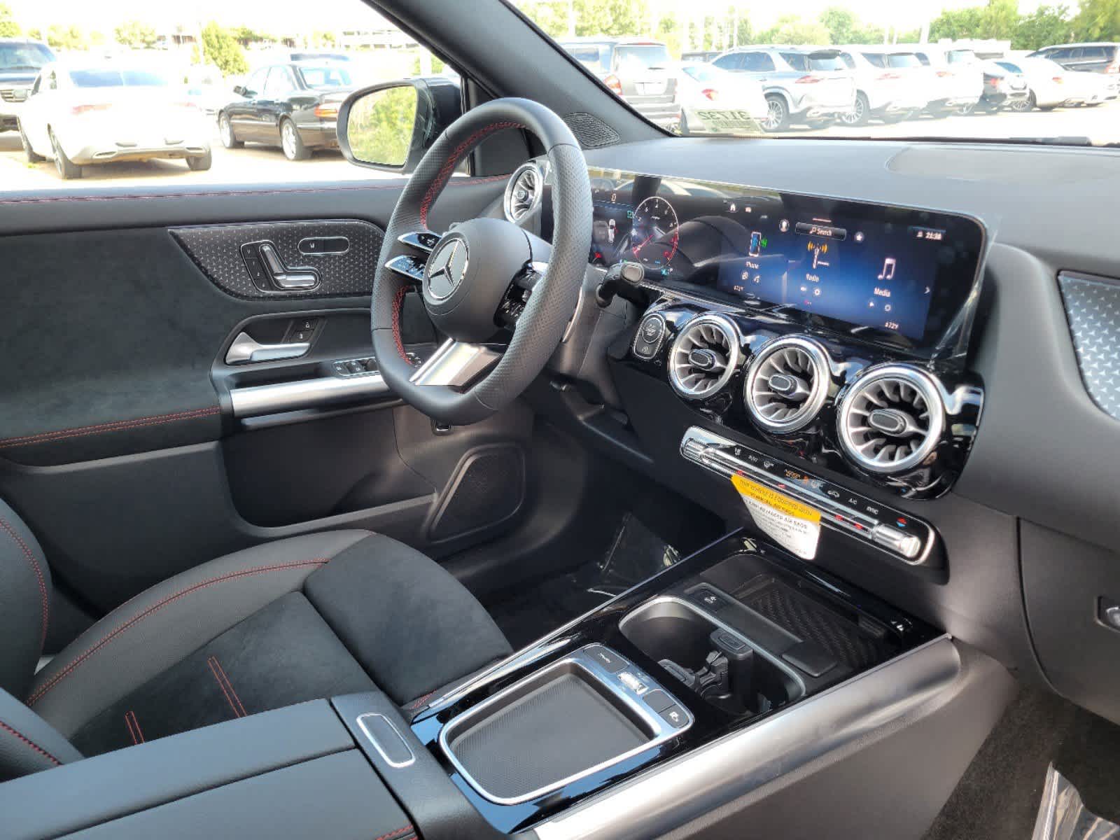 Thumbnail: 2025 Mercedes-Benz GLA - 19