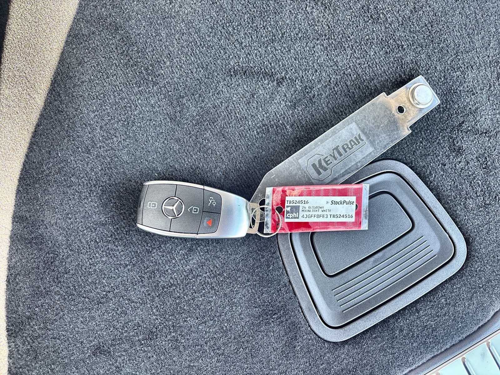 Thumbnail: 2026 Mercedes-Benz GLS - 24