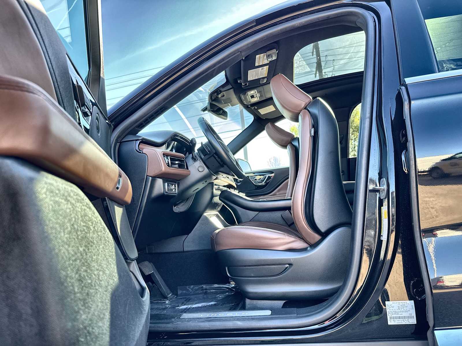 Thumbnail: 2022 Lincoln Aviator - 2