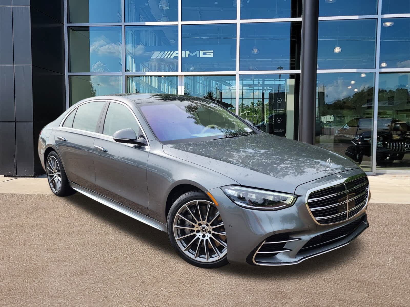 Thumbnail: 2025 Mercedes-Benz S-Class - 2