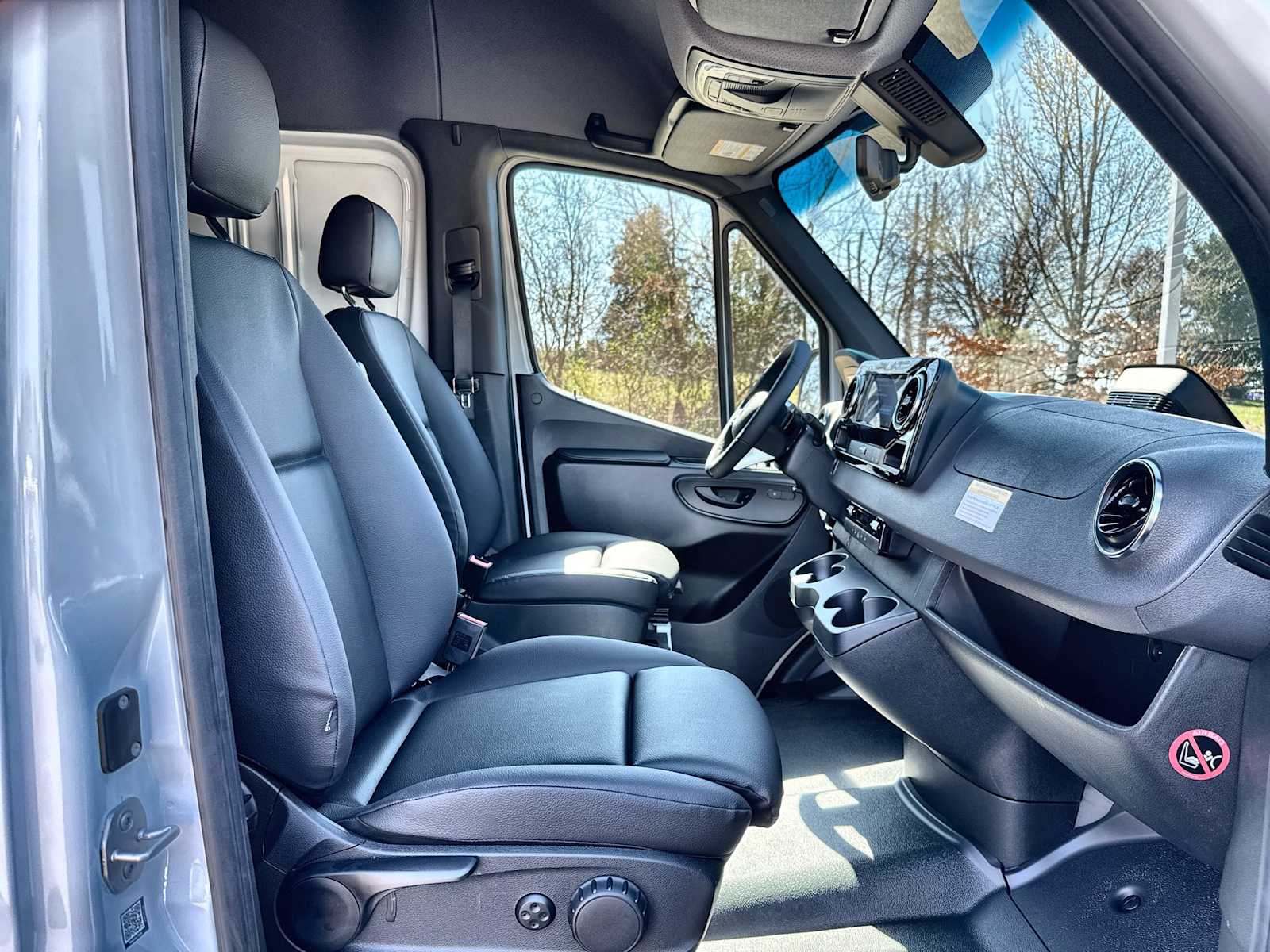 Thumbnail: 2026 Mercedes-Benz Sprinter - 18