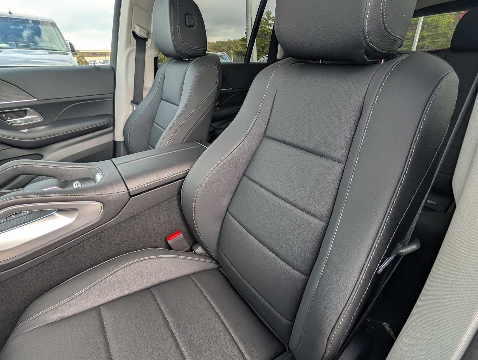 Thumbnail: 2026 Mercedes-Benz GLS - 16