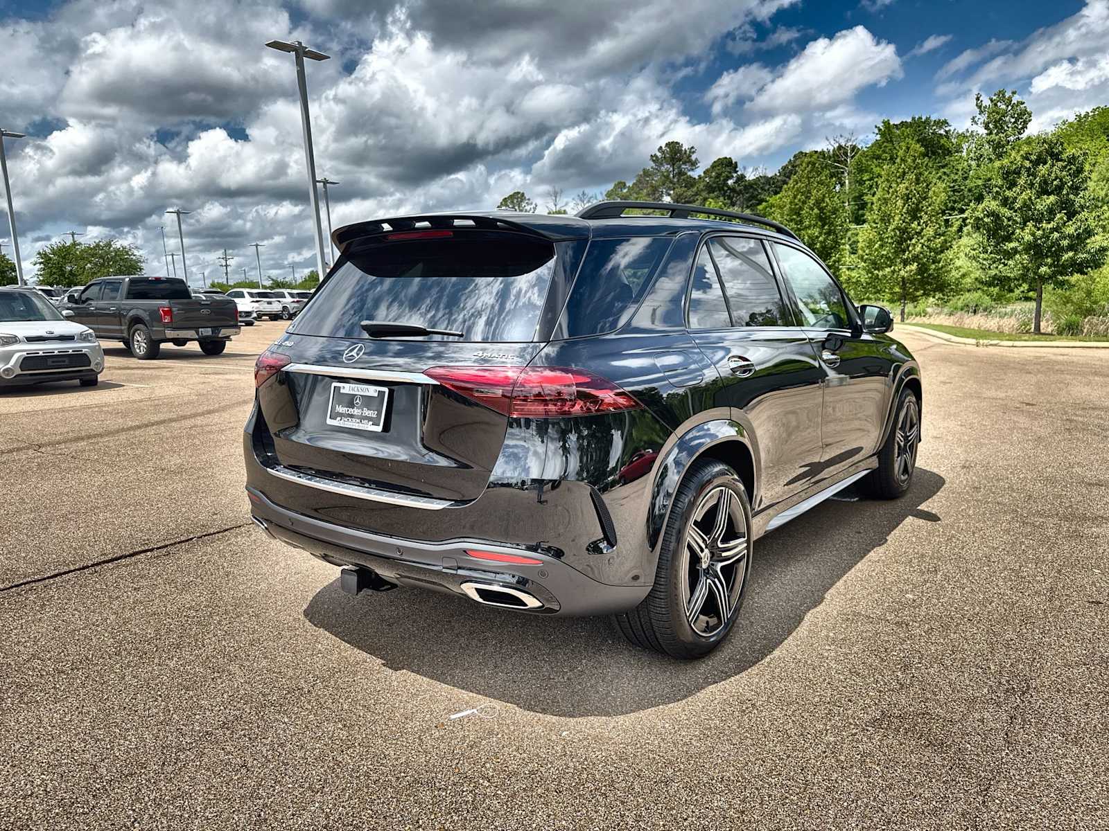 Thumbnail: 2026 Mercedes-Benz GLE - 8