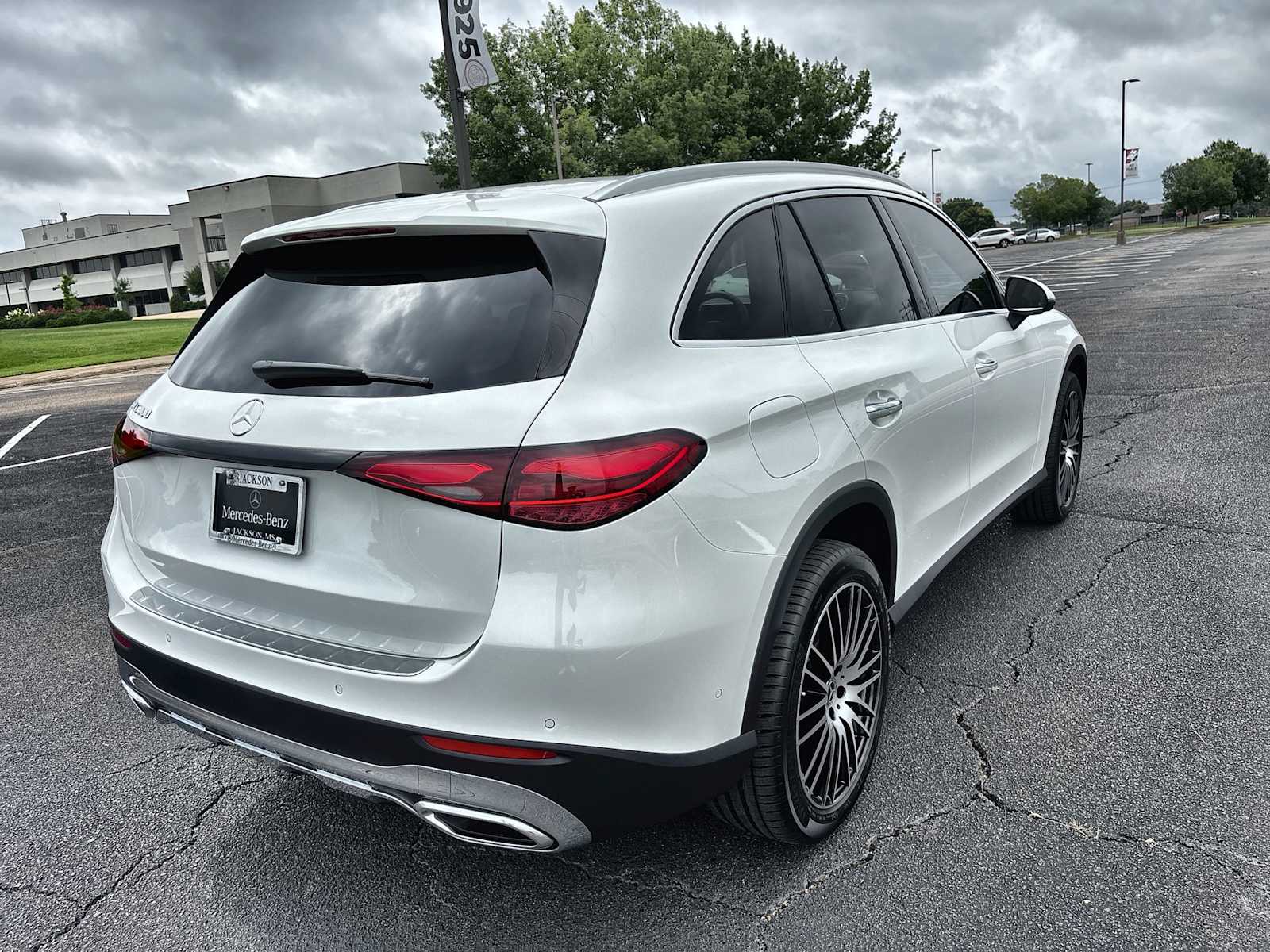 Thumbnail: 2026 Mercedes-Benz GLC - 8