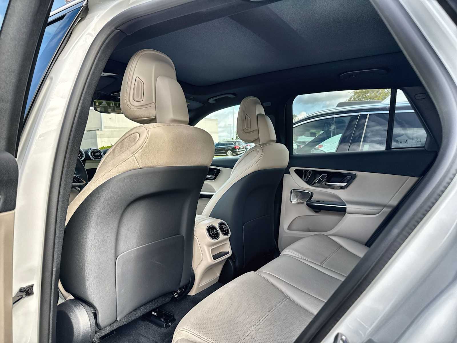 Thumbnail: 2026 Mercedes-Benz GLC - 18