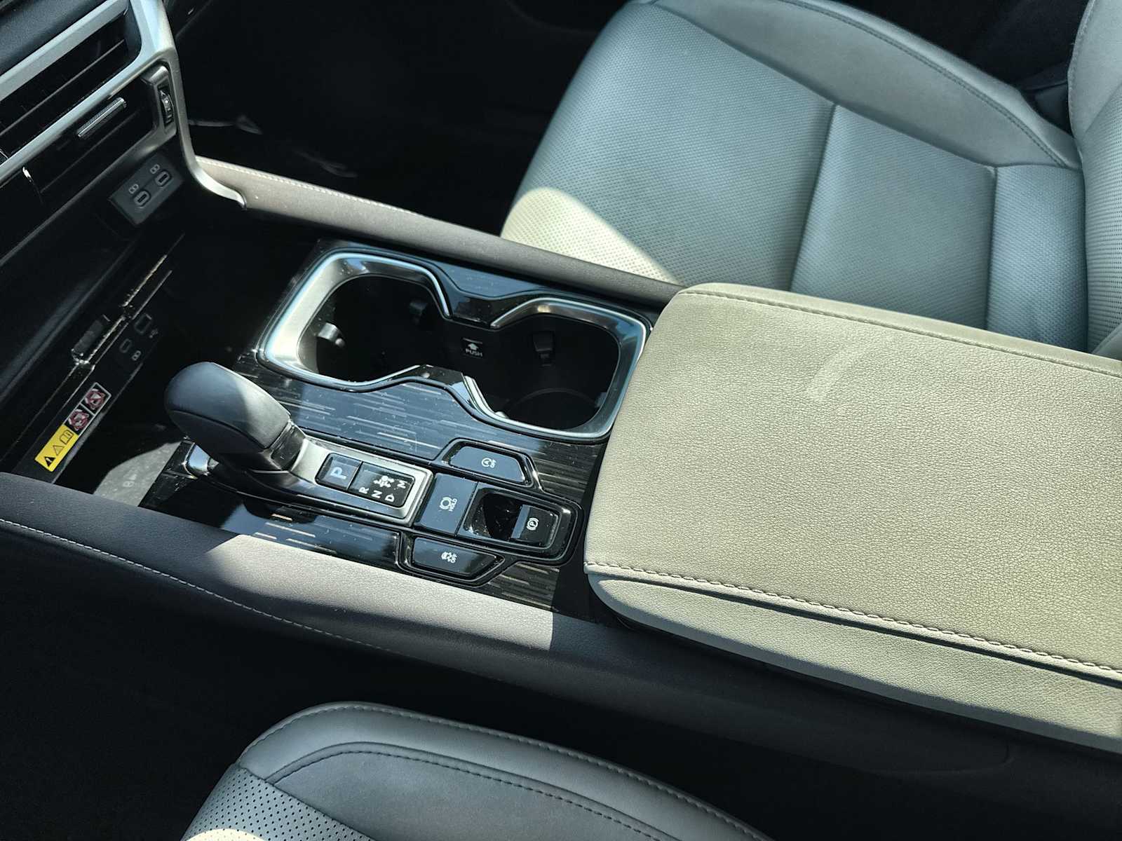 Thumbnail: 2024 Lexus RX - 22