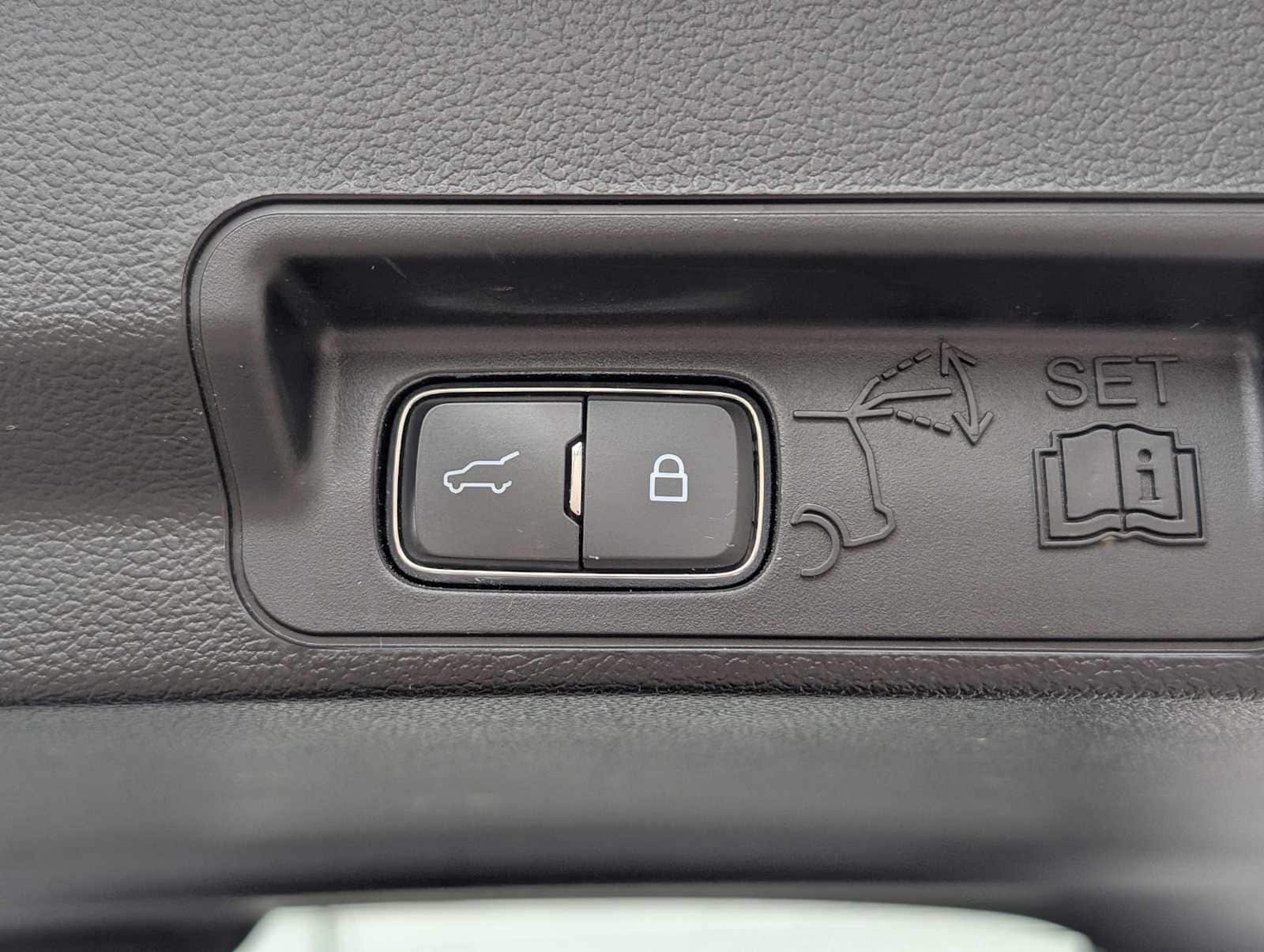 Thumbnail: 2023 Ford Explorer - 26