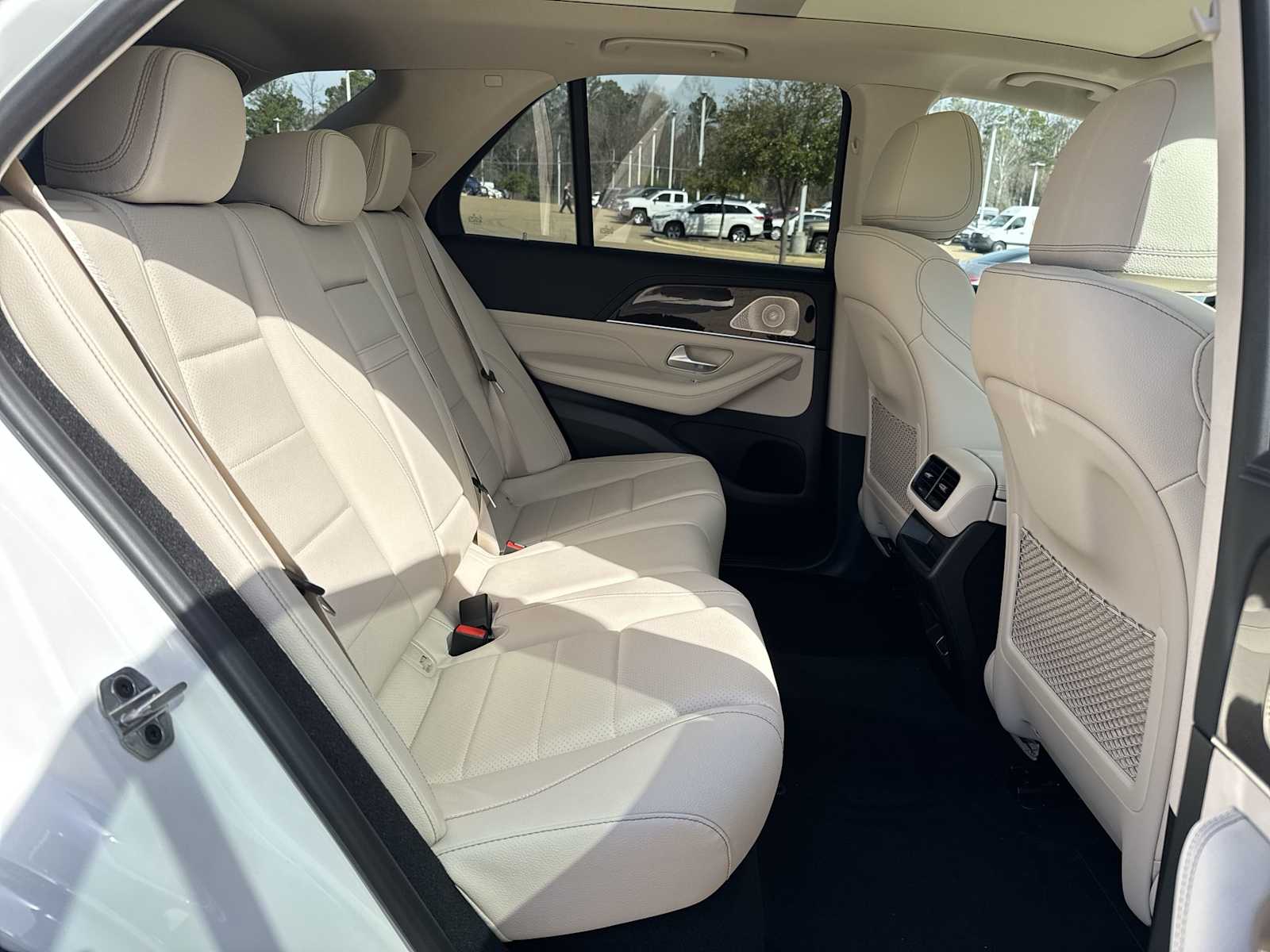 Thumbnail: 2026 Mercedes-Benz GLE - 19