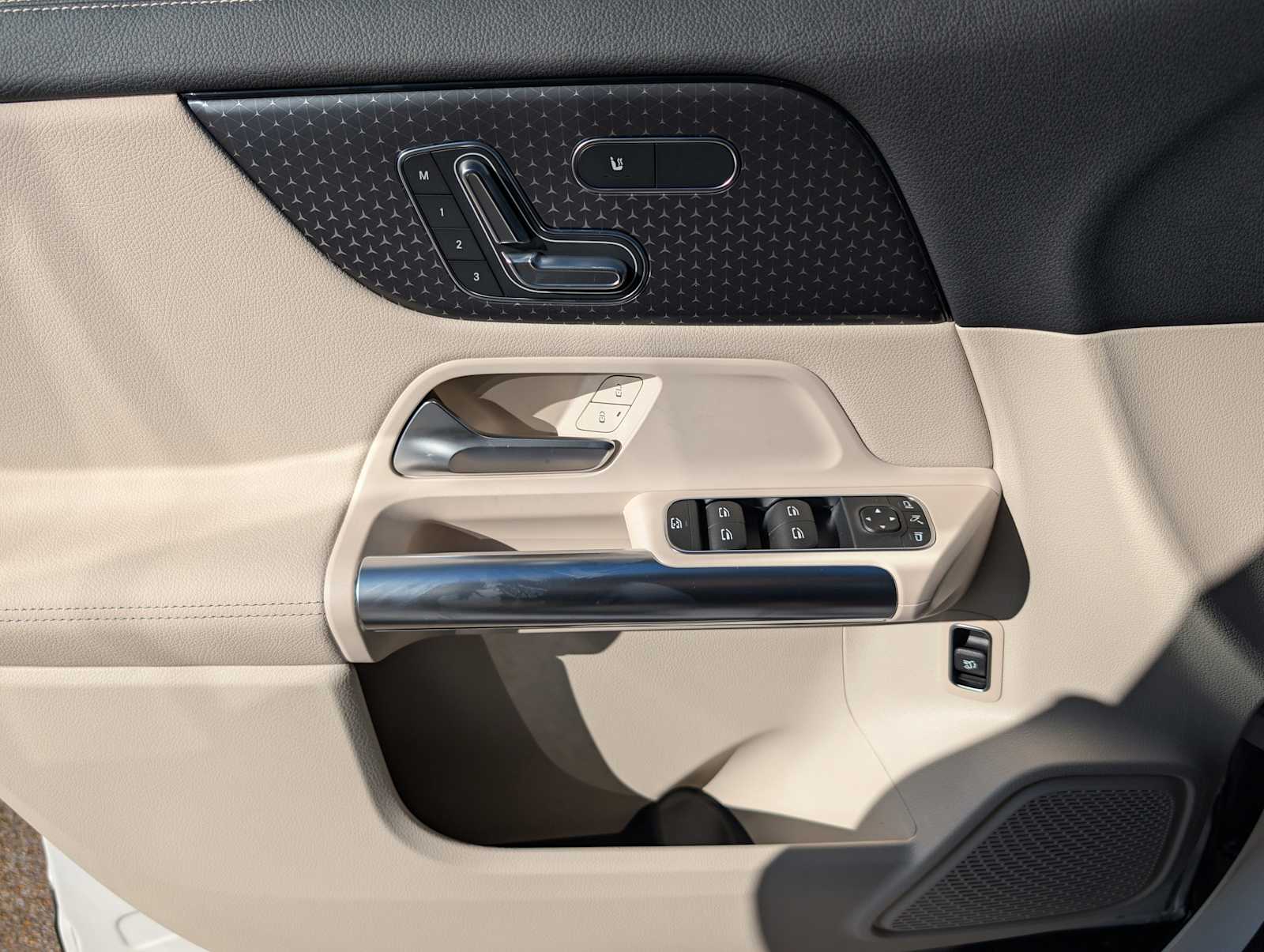 Thumbnail: 2026 Mercedes-Benz GLA - 10