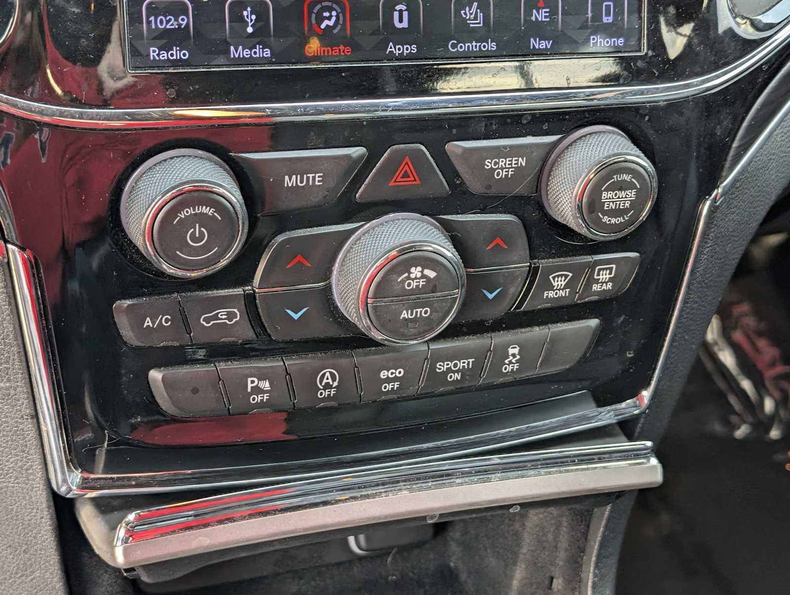 Thumbnail: 2019 Jeep Grand Cherokee - 23