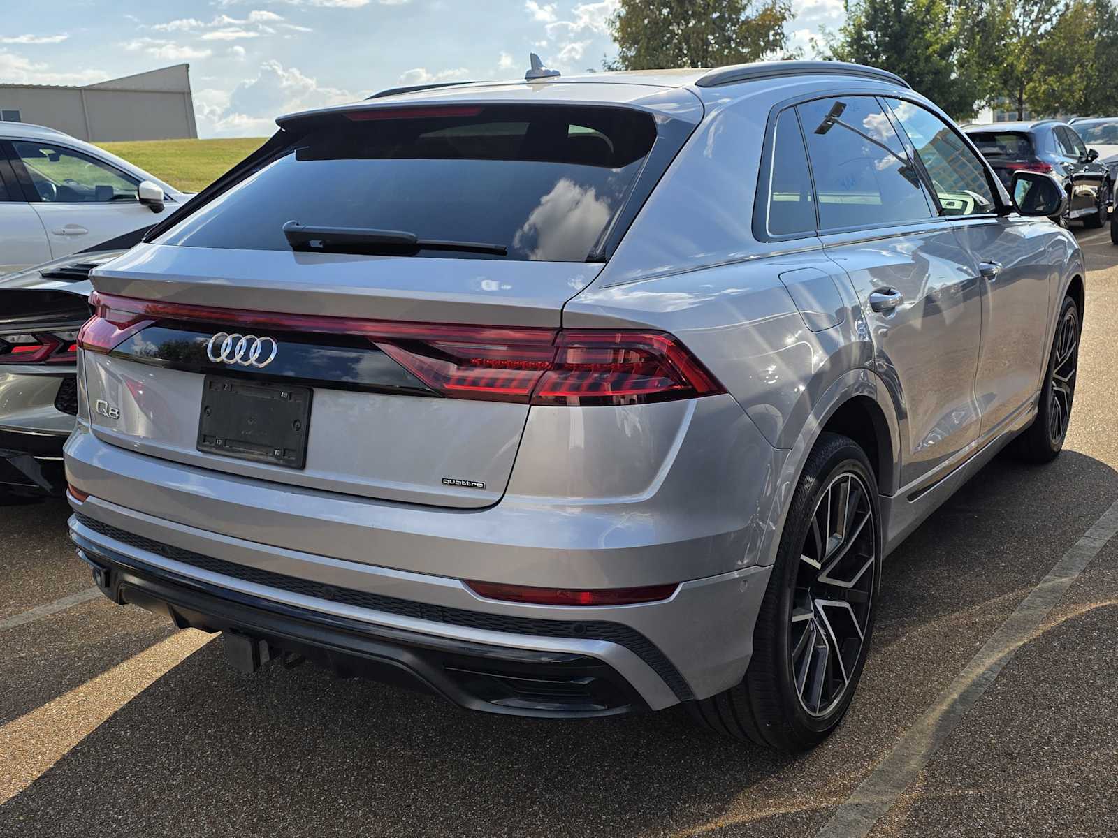 Thumbnail: 2020 Audi Q8 - 3