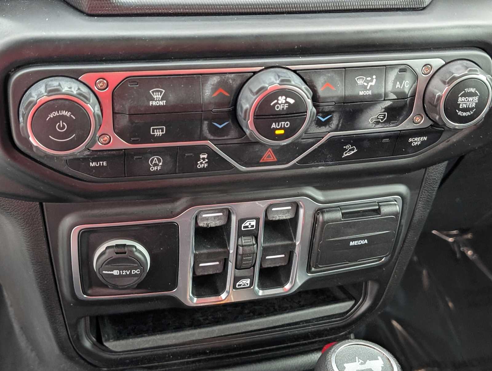 Thumbnail: 2020 Jeep Wrangler - 19