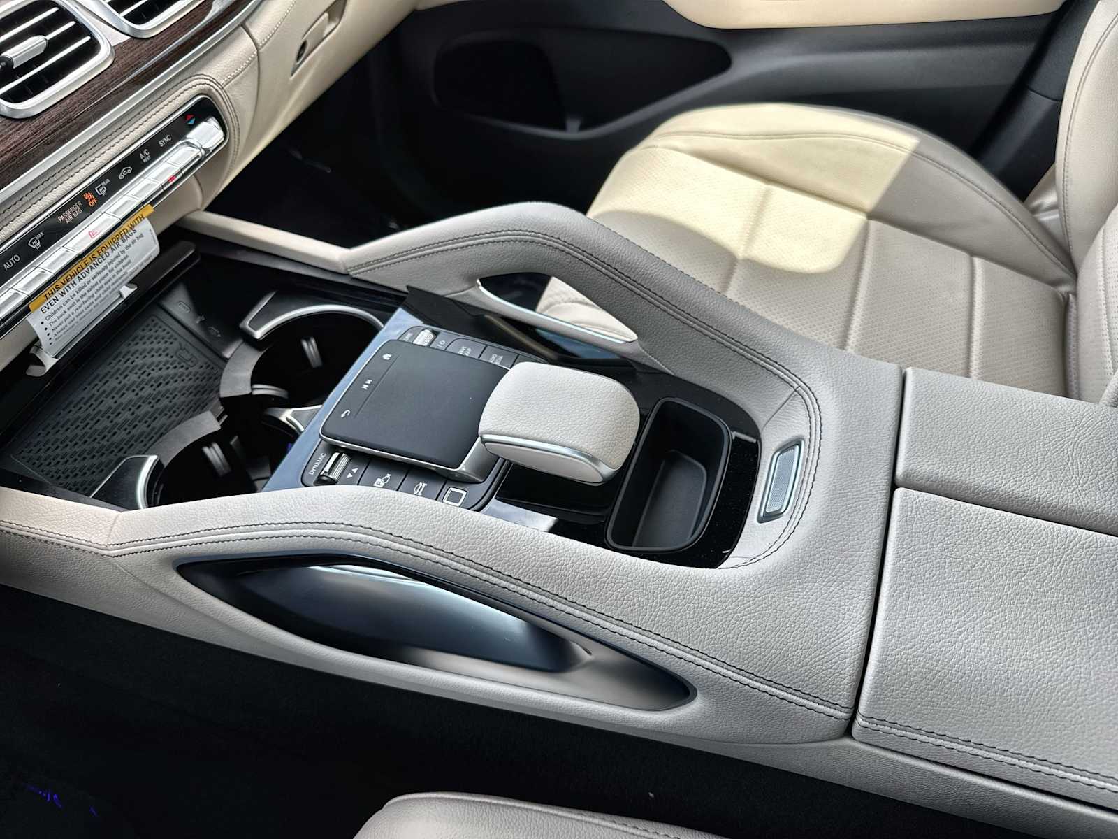 Thumbnail: 2026 Mercedes-Benz GLE - 22