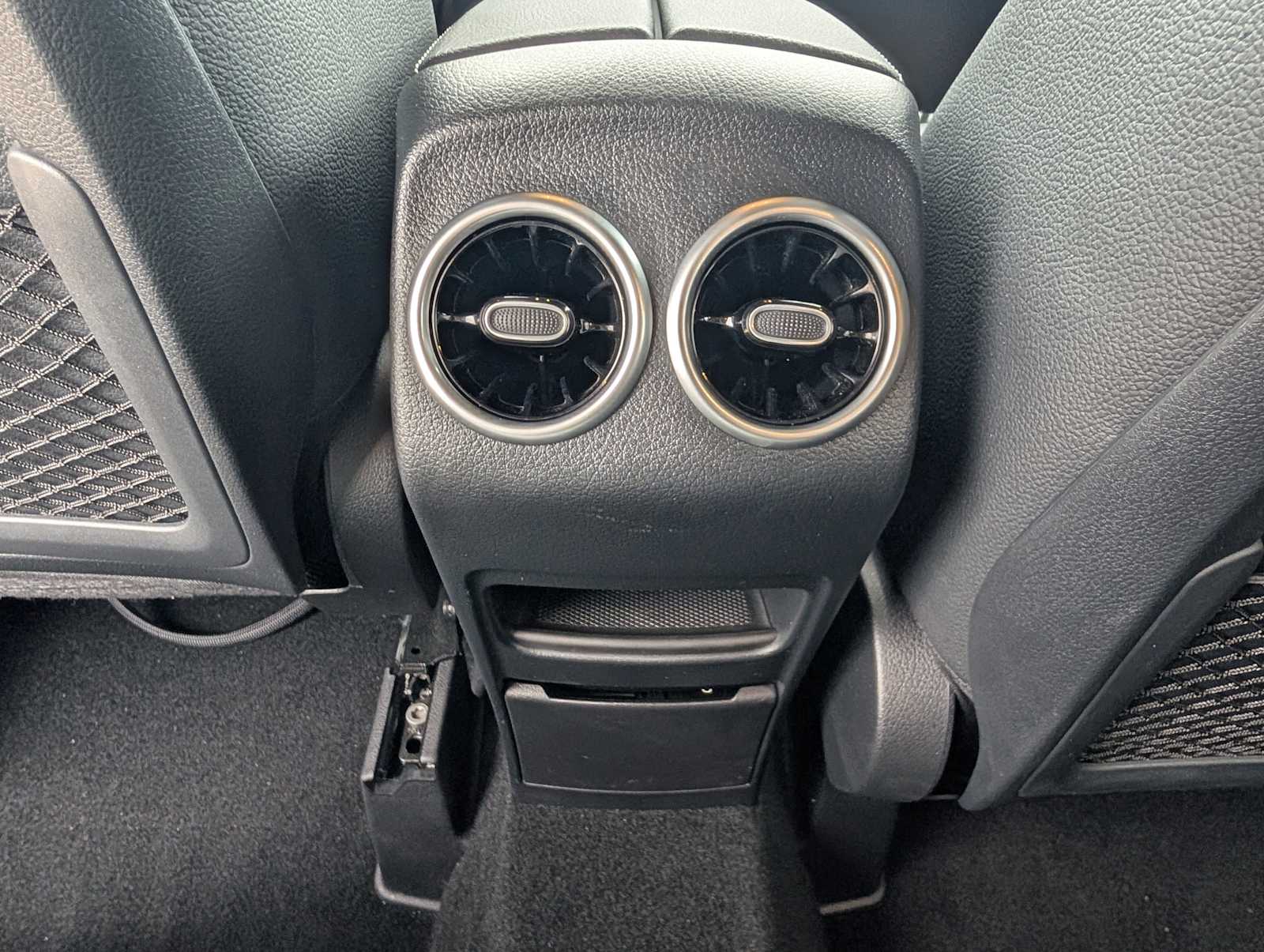 Thumbnail: 2025 Mercedes-Benz GLA - 27