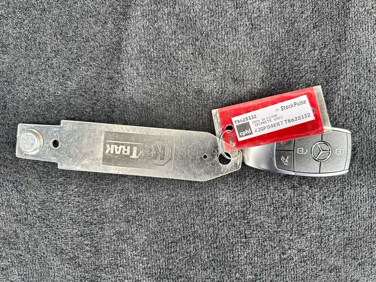 Thumbnail: 2026 Mercedes-Benz GLE - 26