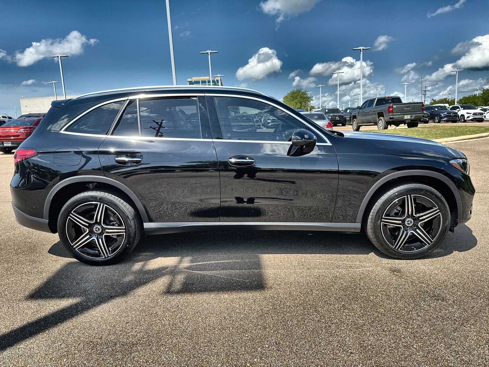 Thumbnail: 2026 Mercedes-Benz GLC - 10