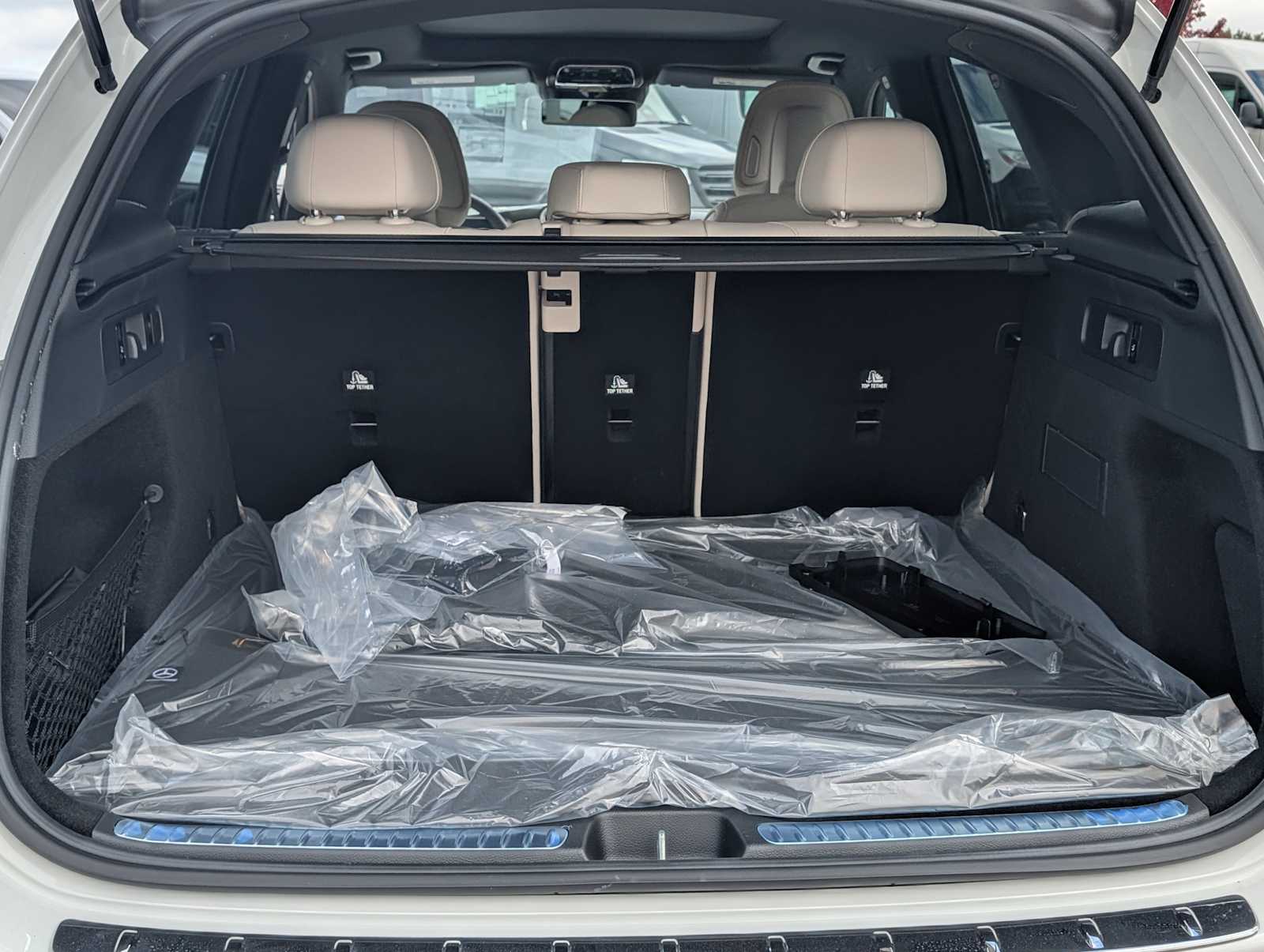 Thumbnail: 2026 Mercedes-Benz GLC - 27