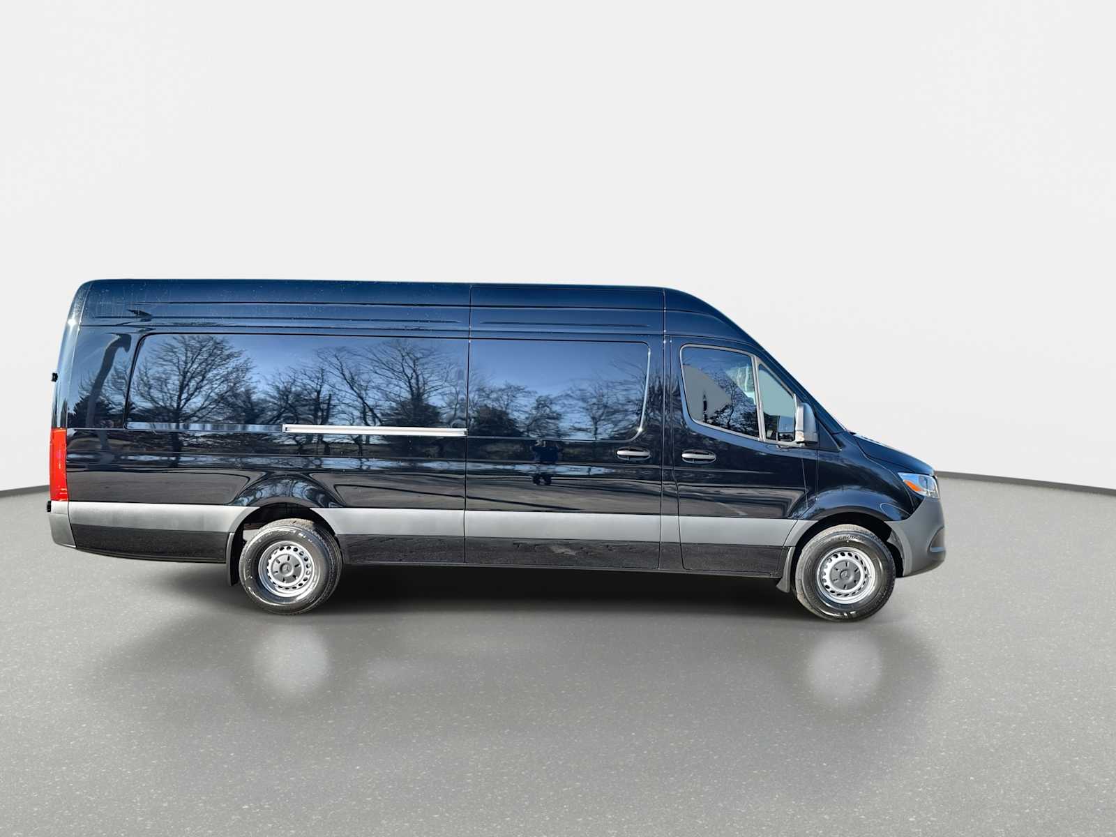 Thumbnail: 2026 Mercedes-Benz Sprinter - 9