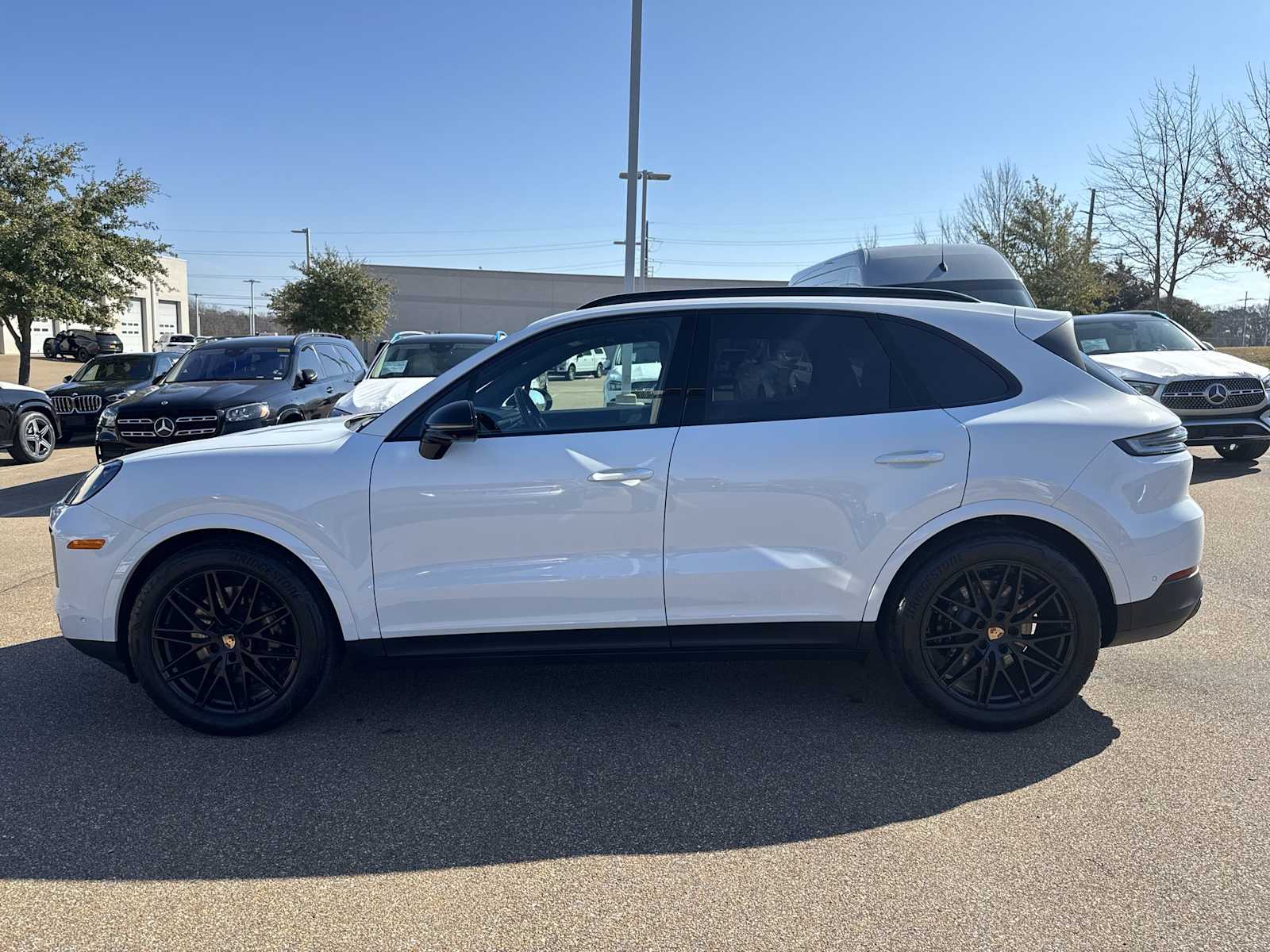 Thumbnail: 2025 Porsche Cayenne - 3