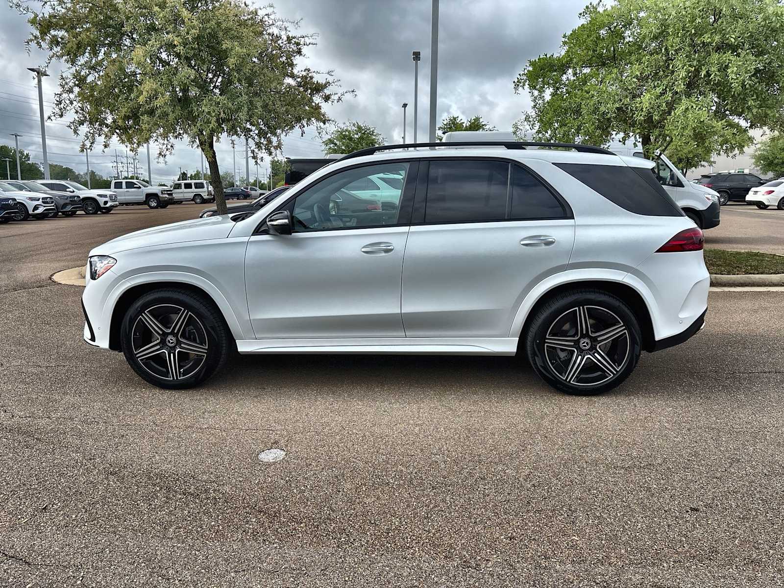 Thumbnail: 2026 Mercedes-Benz GLE - 5