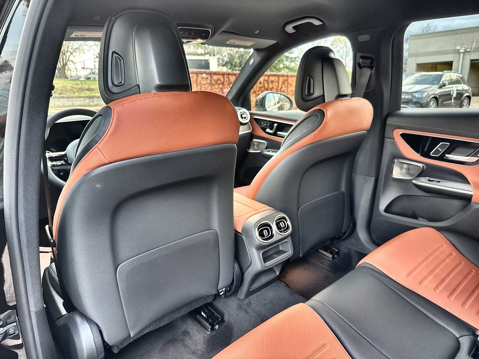 Thumbnail: 2026 Mercedes-Benz GLC - 18