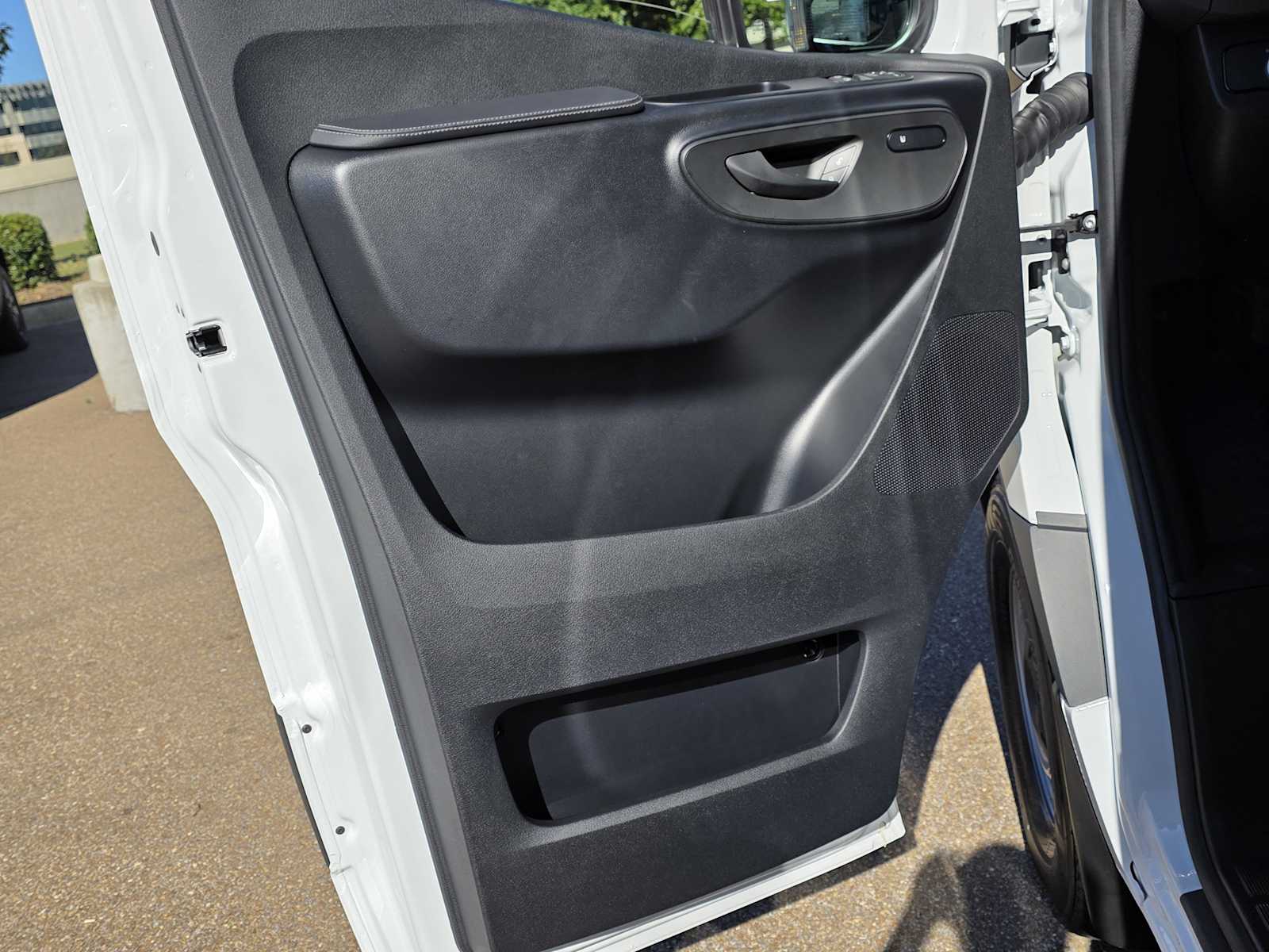 Thumbnail: 2026 Mercedes-Benz Sprinter - 13