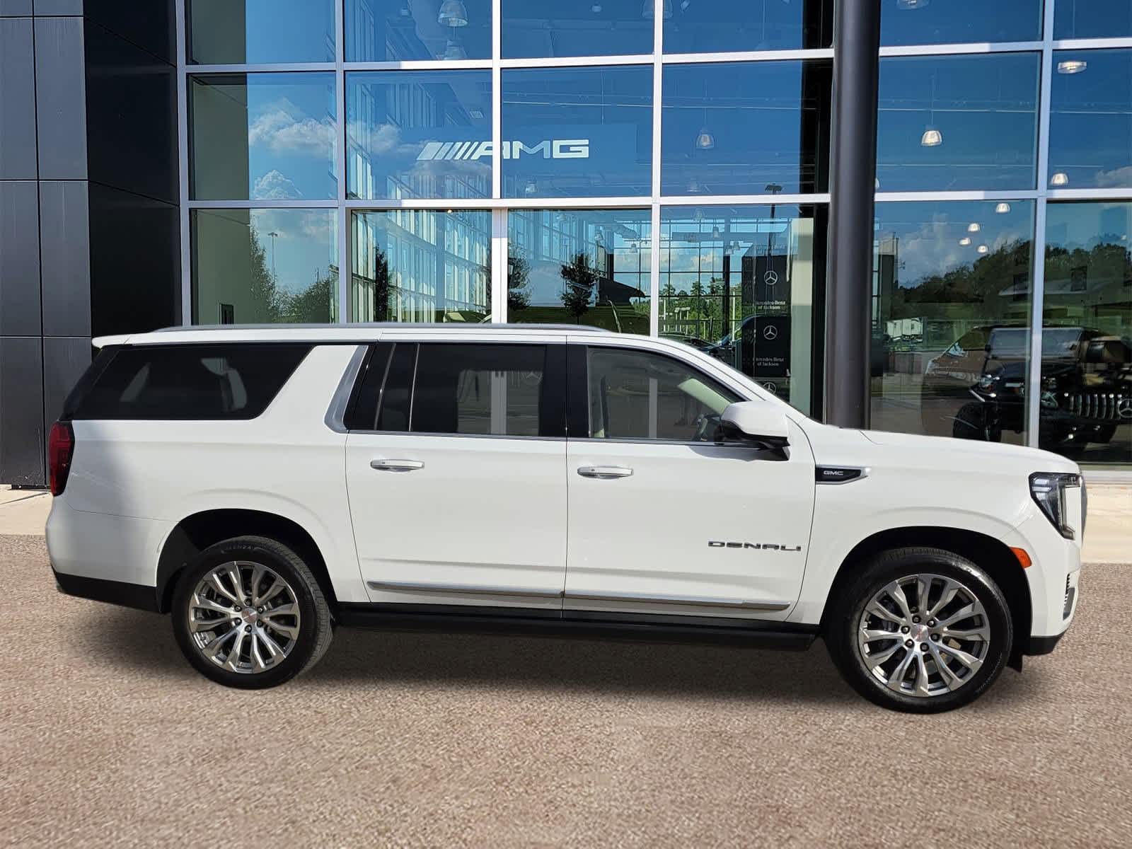 Thumbnail: 2022 GMC Yukon XL - 4