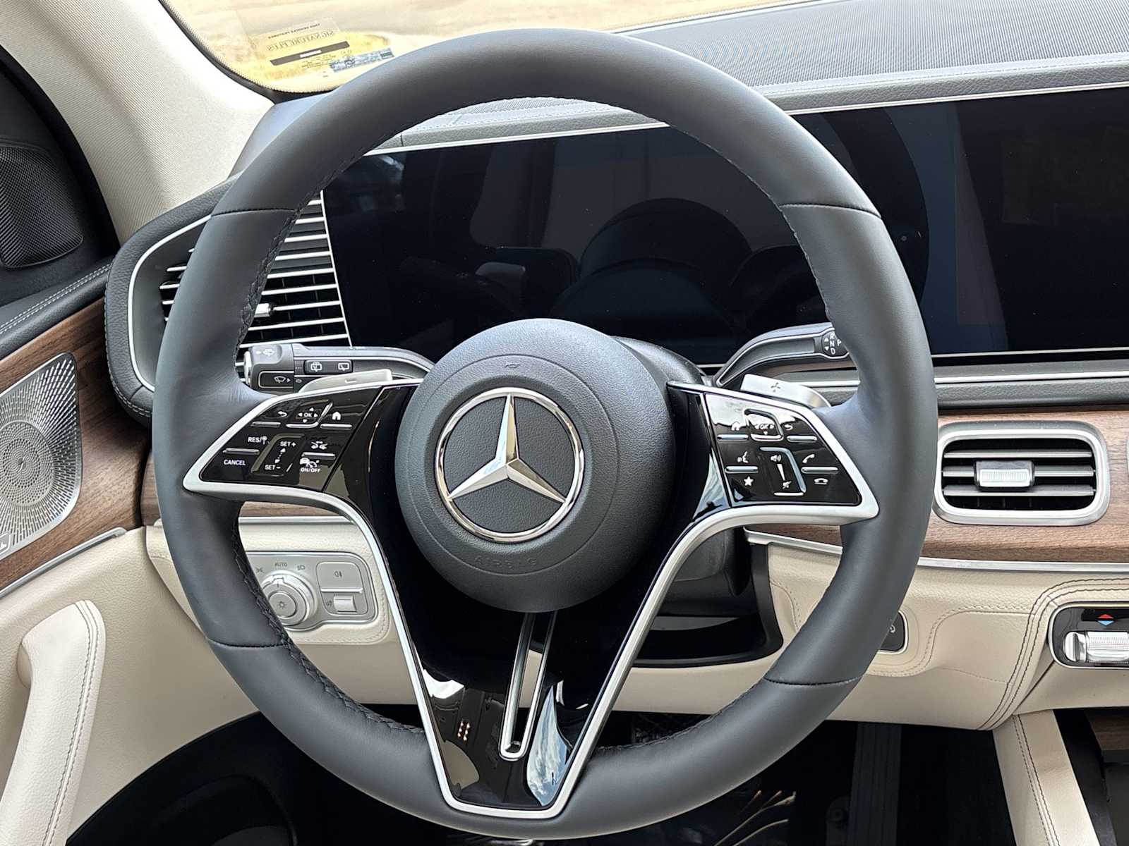 Thumbnail: 2026 Mercedes-Benz GLE - 21