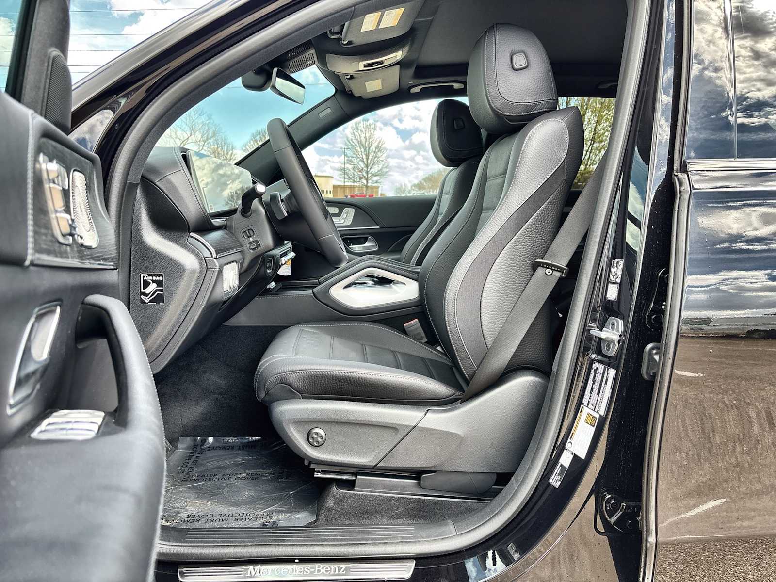 Thumbnail: 2026 Mercedes-Benz GLE - 2