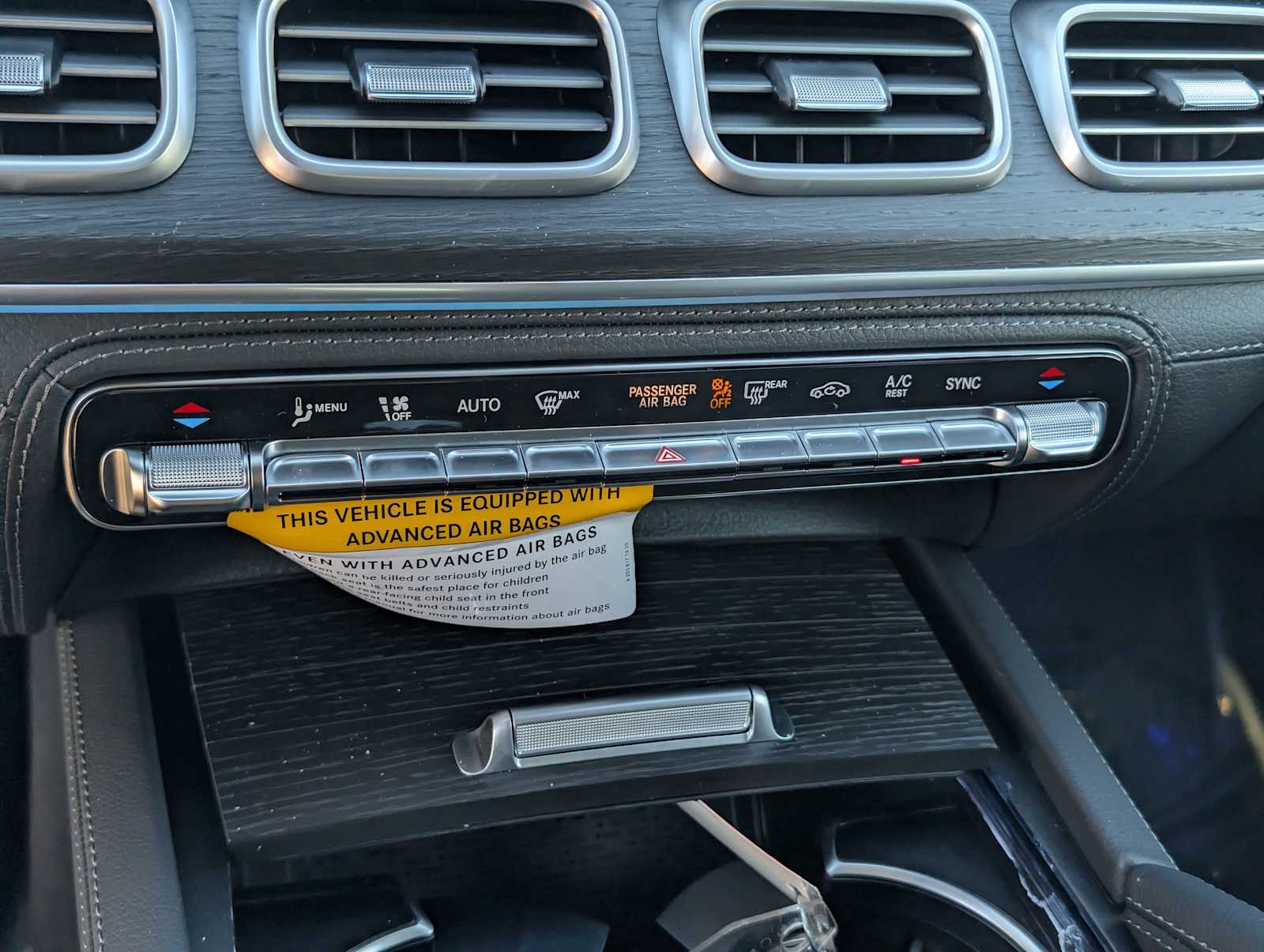 Thumbnail: 2026 Mercedes-Benz GLE - 18