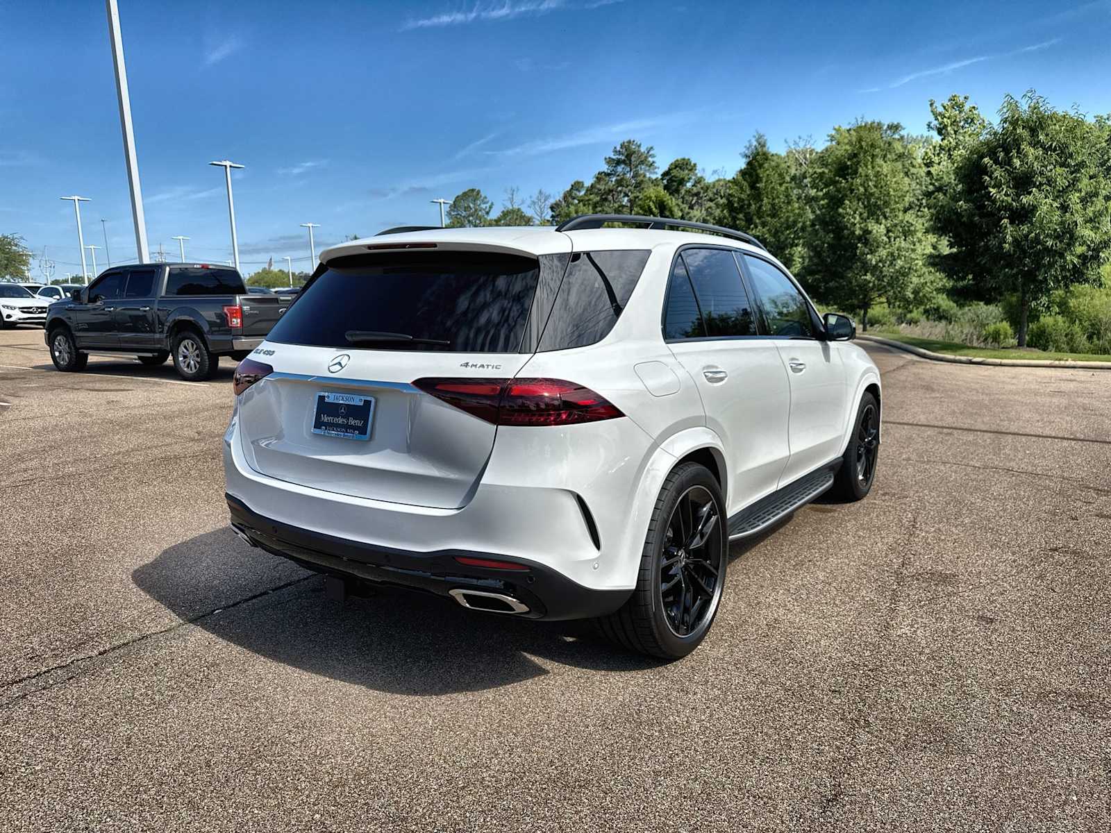 Thumbnail: 2026 Mercedes-Benz GLE - 8