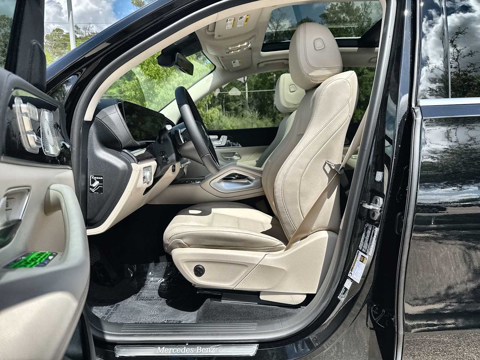 Thumbnail: 2026 Mercedes-Benz GLE - 2