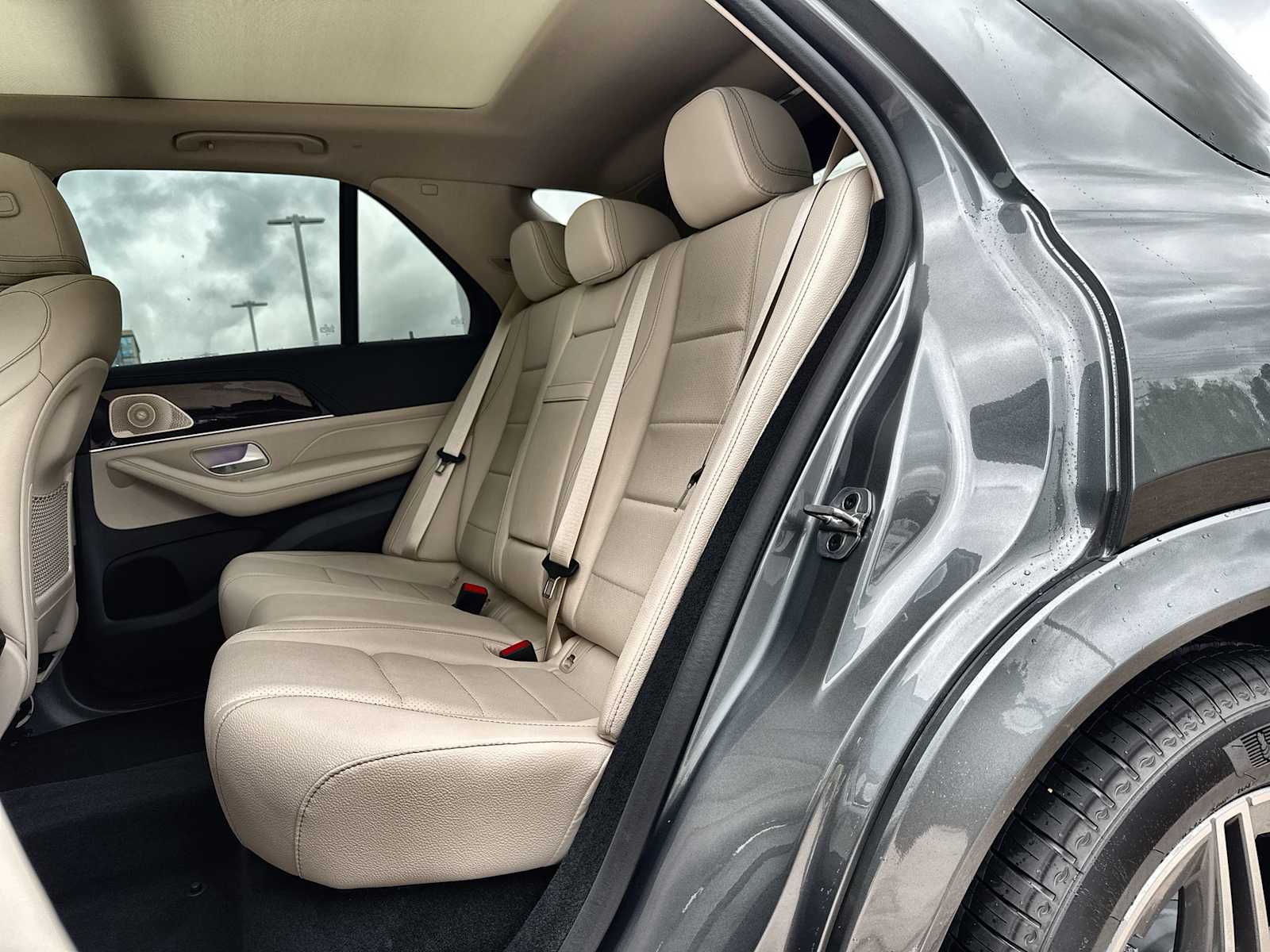 Thumbnail: 2026 Mercedes-Benz GLE - 4