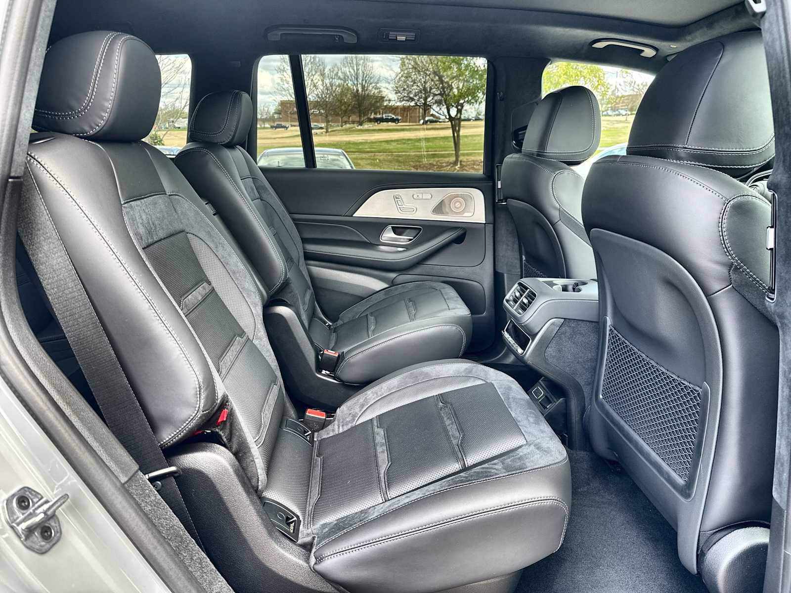 Thumbnail: 2026 Mercedes-Benz GL-Class - 19