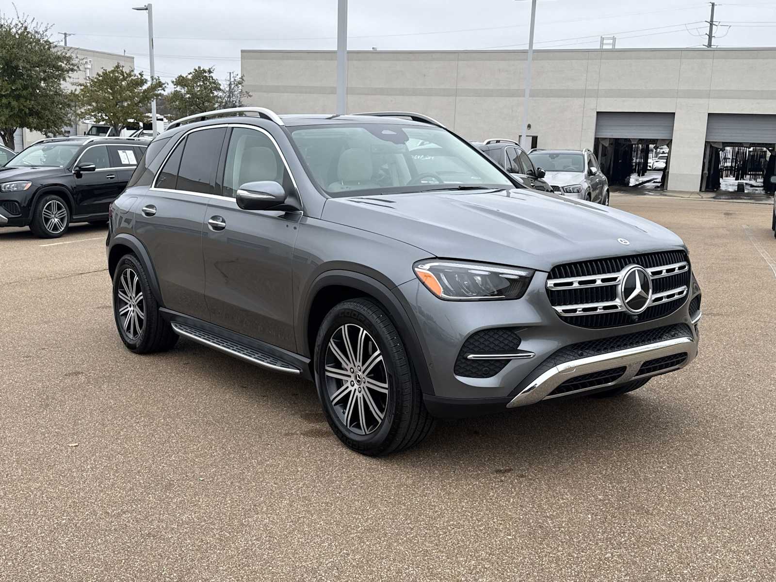 Thumbnail: 2026 Mercedes-Benz GLE - 8