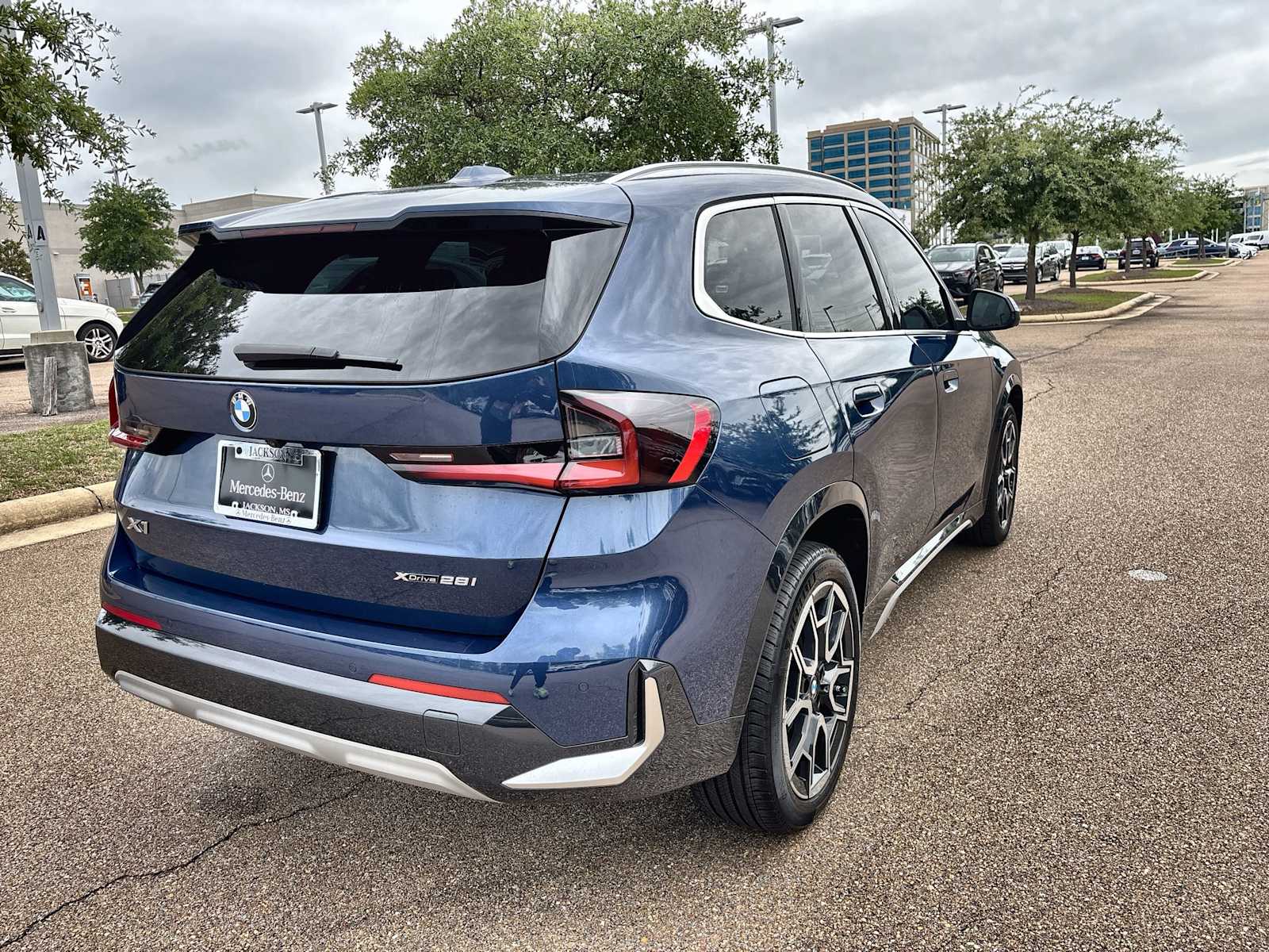 Thumbnail: 2025 BMW X1 - 8