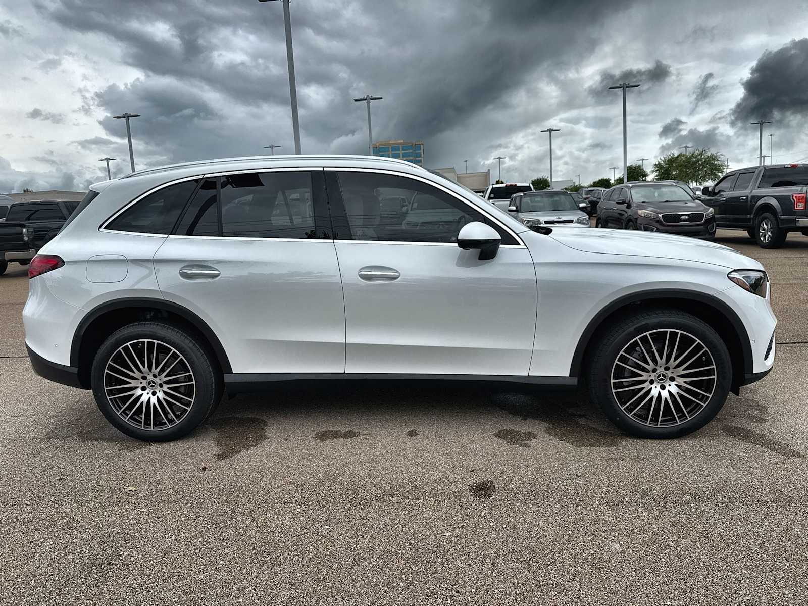 Thumbnail: 2026 Mercedes-Benz GLC - 10