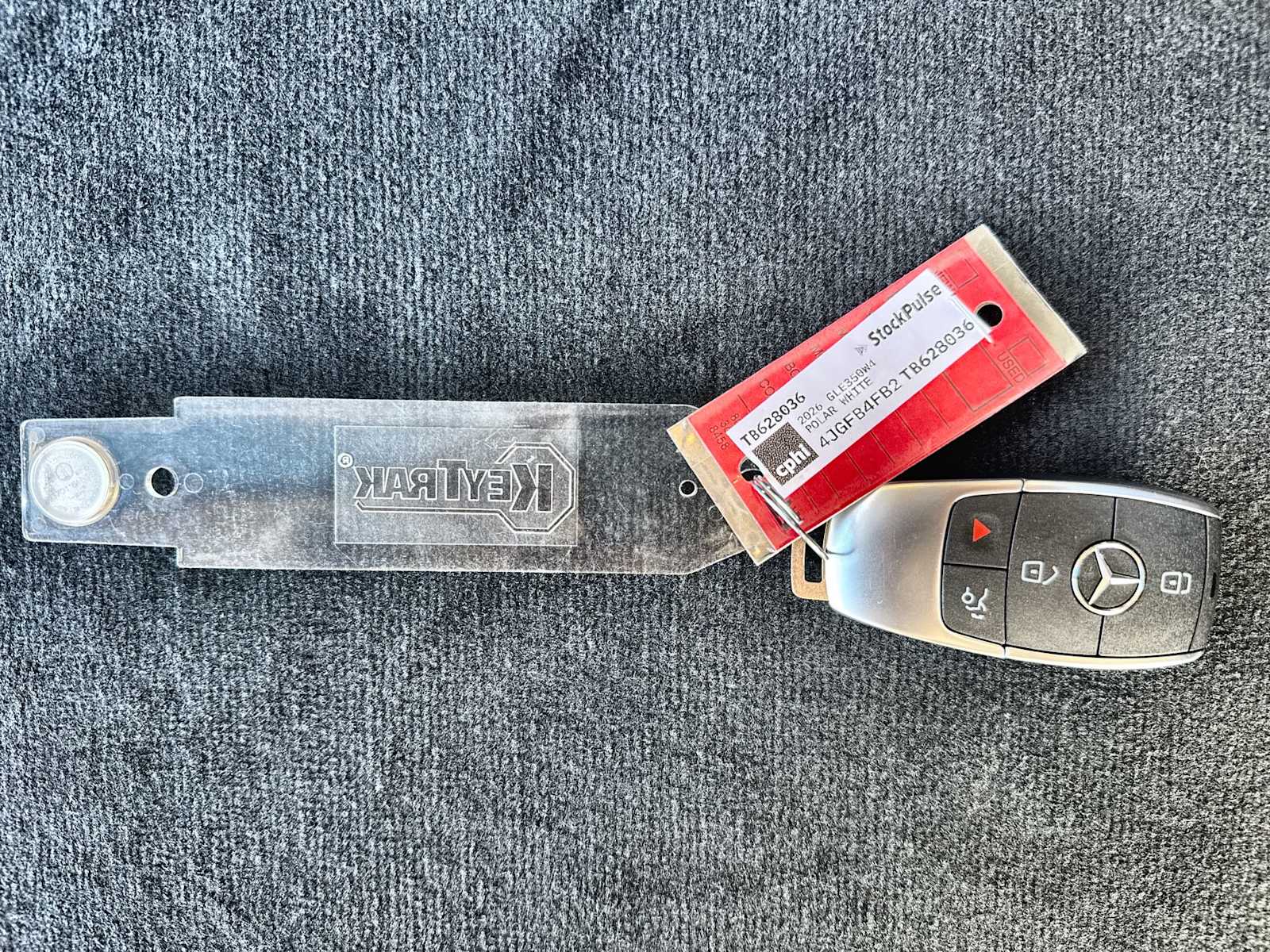 Thumbnail: 2026 Mercedes-Benz GLE - 26