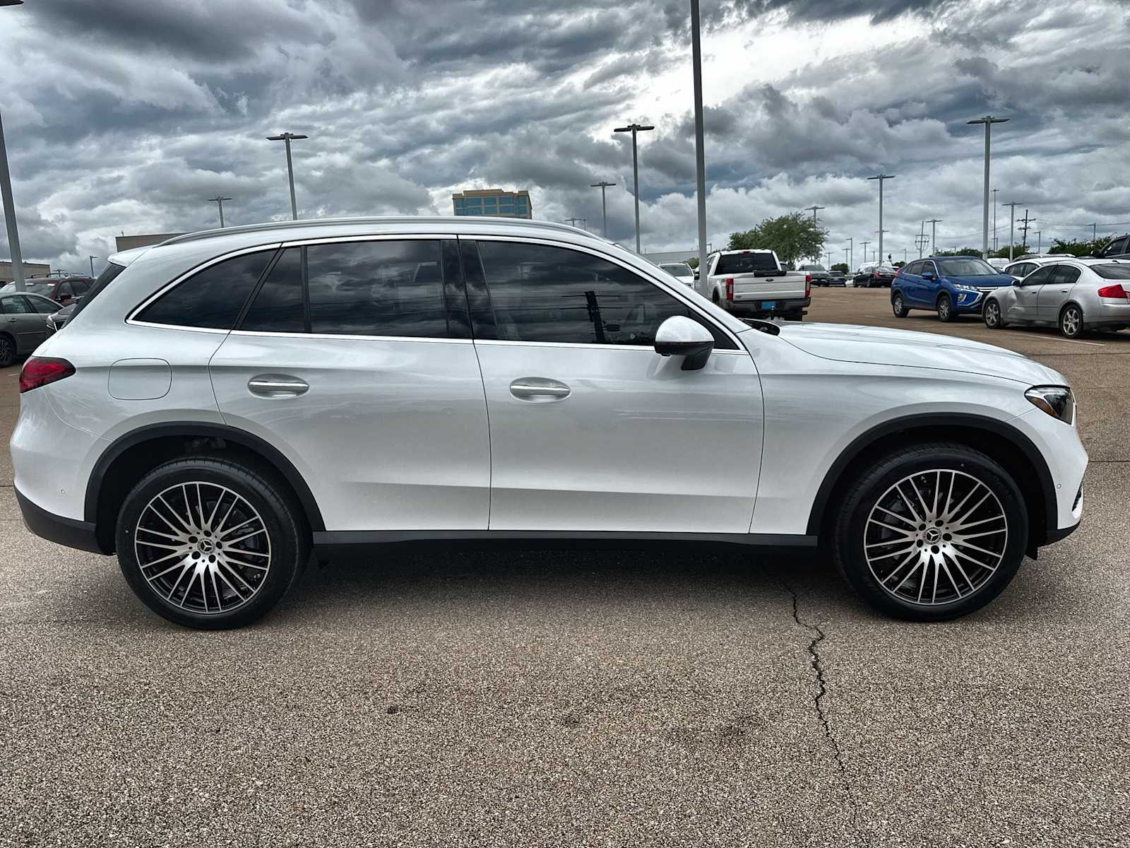 Thumbnail: 2026 Mercedes-Benz GLC - 10