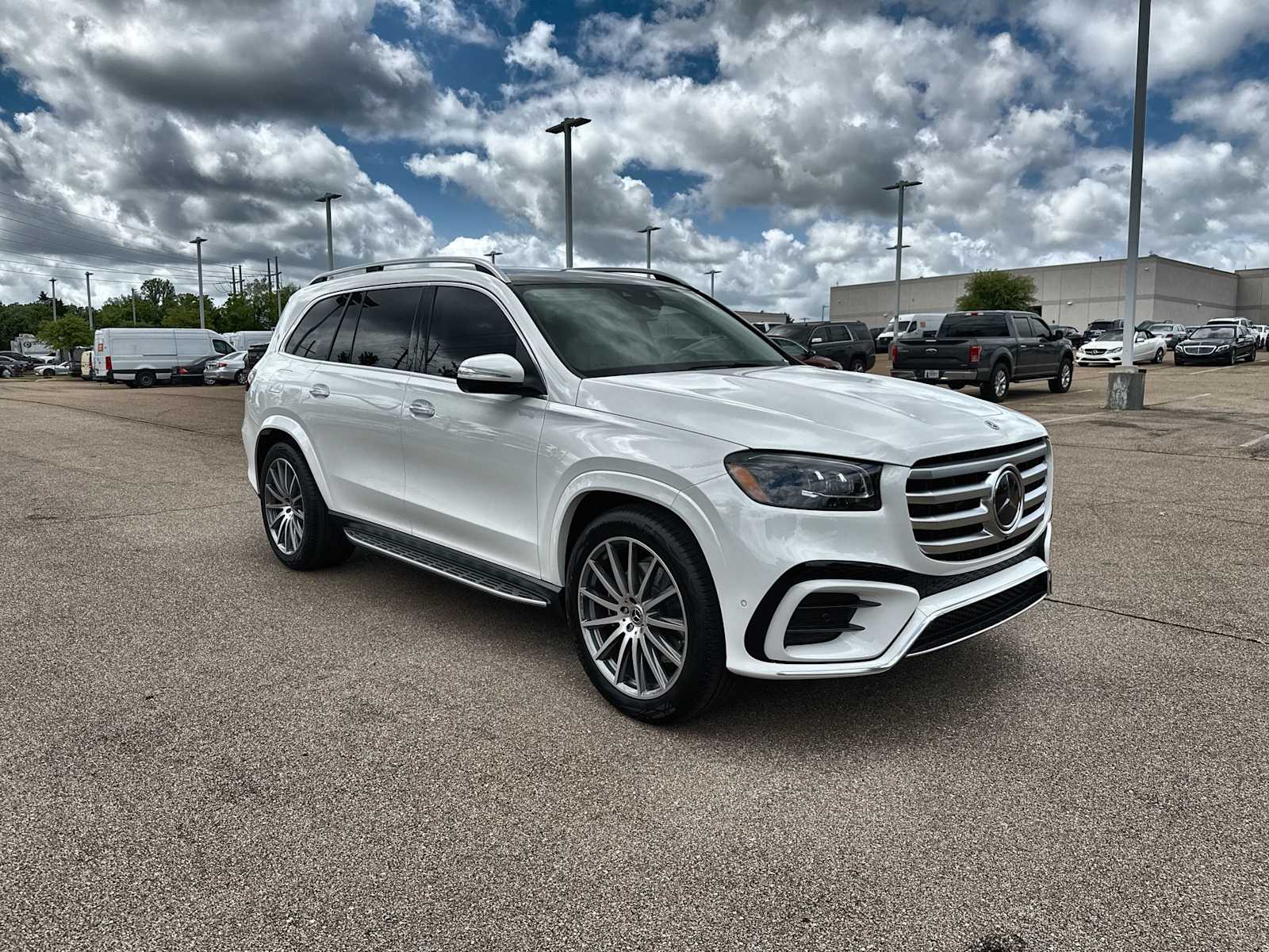 Thumbnail: 2026 Mercedes-Benz GLS - 11