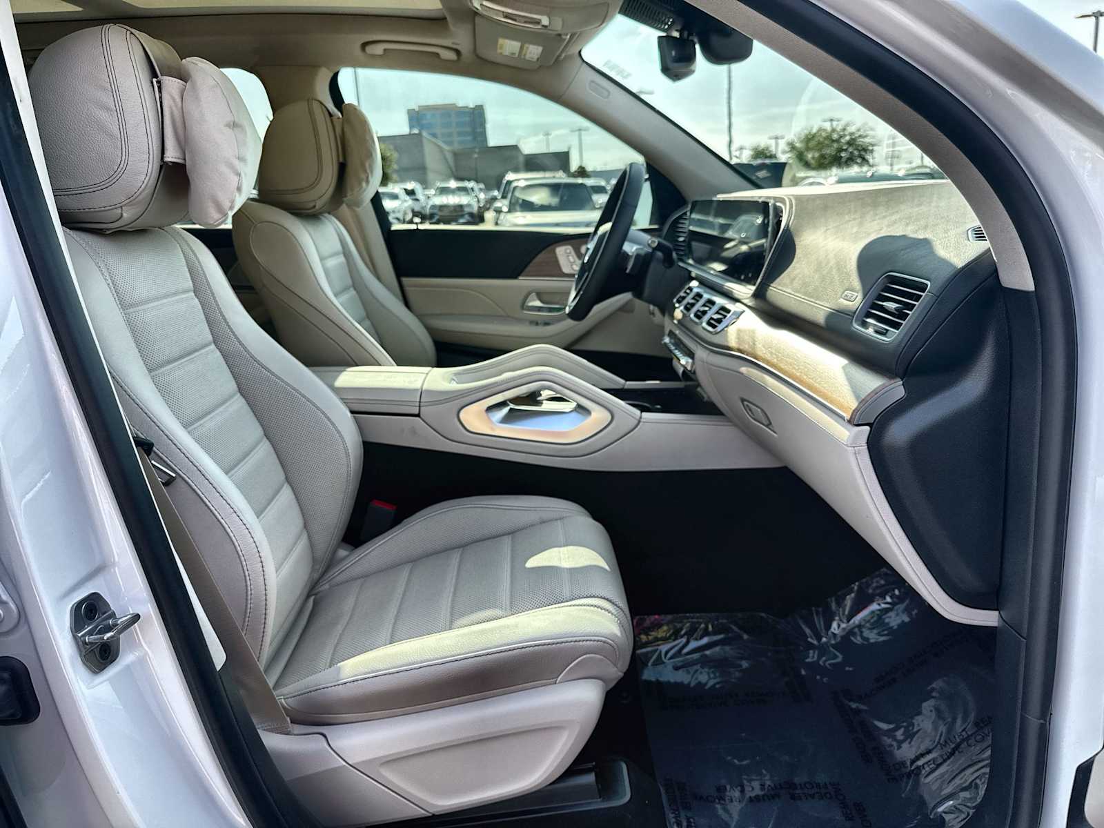 Thumbnail: 2026 Mercedes-Benz GLE - 9