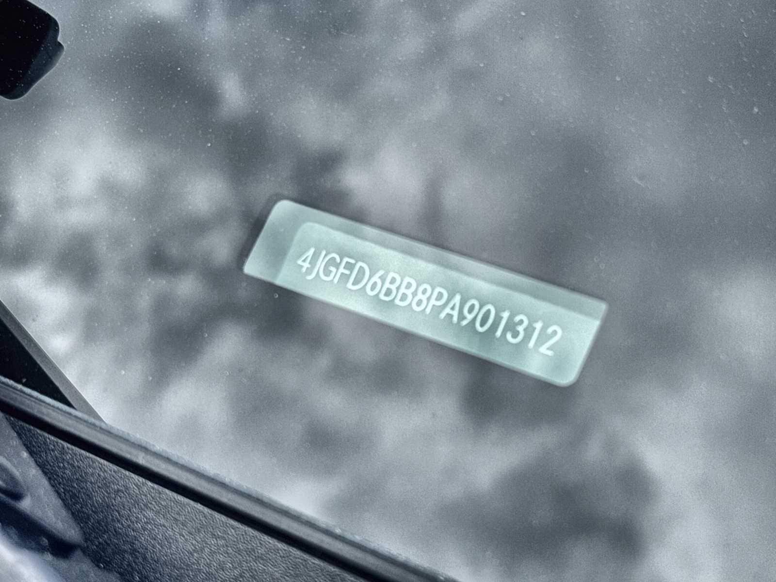 Thumbnail: 2023 Mercedes-Benz GLE - 25